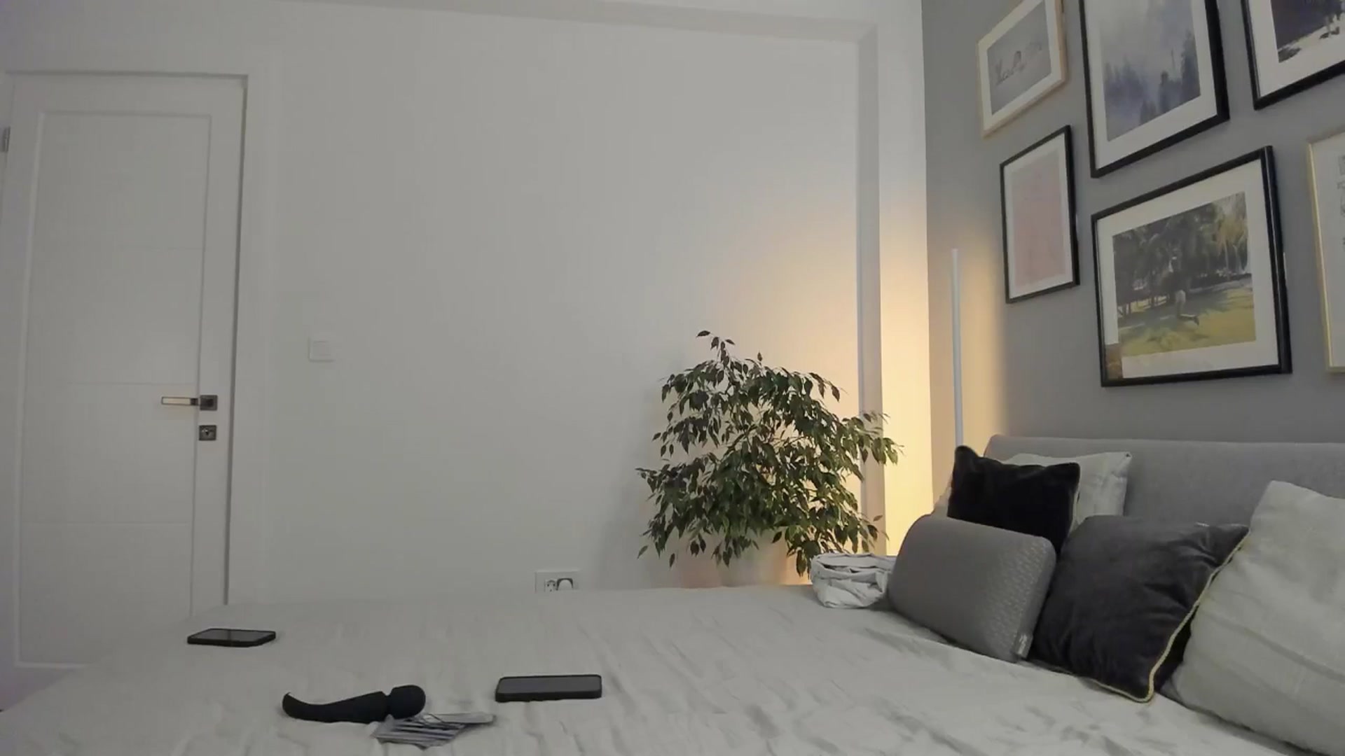 Gallery image thumbnail from happyendings_'s myfreecams stream on, 06/13/2024, 04:14 image 9 of 20