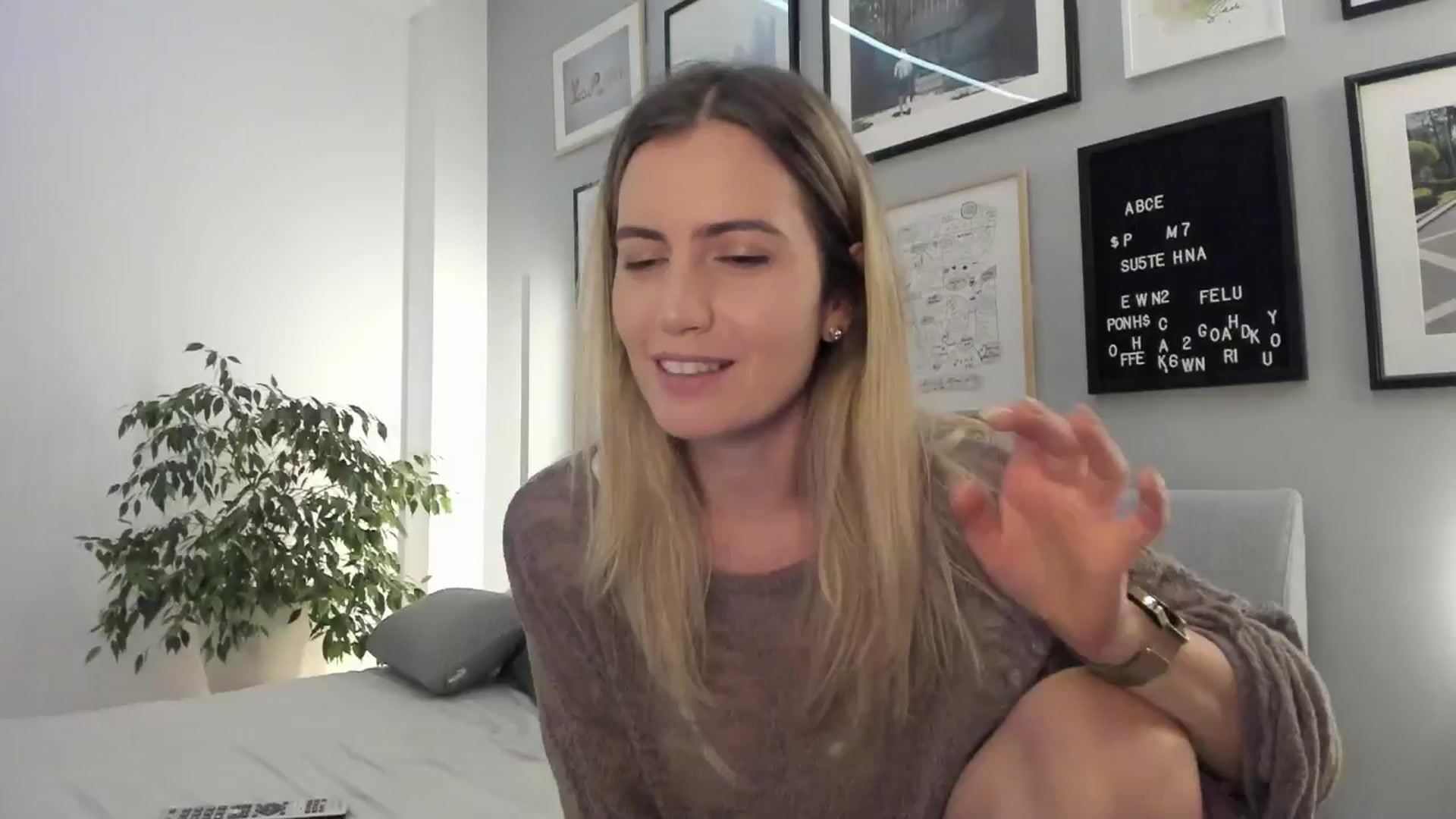 Gallery image thumbnail from happyendings_'s myfreecams stream on, 06/15/2024, 04:52 image 3 of 20