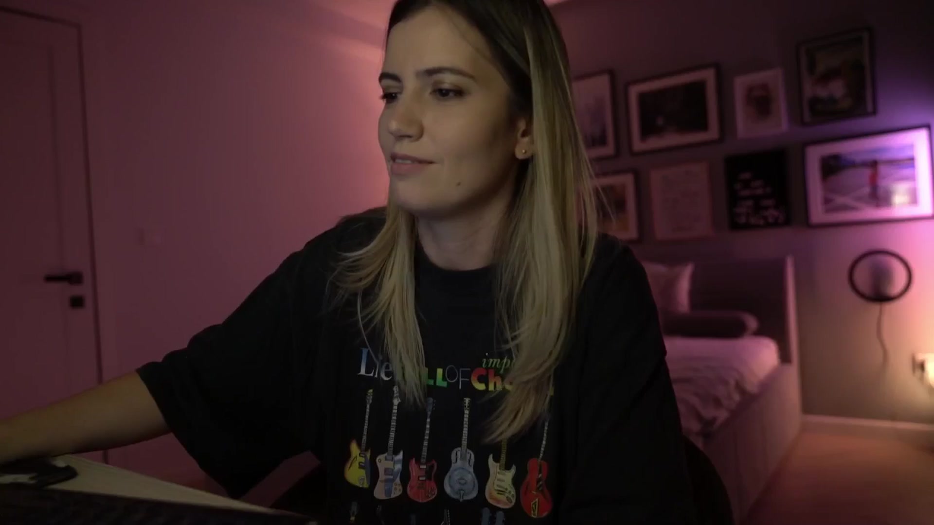 Gallery image thumbnail from happyendings_'s myfreecams stream on, 07/12/2024, 24:24 image 16 of 20