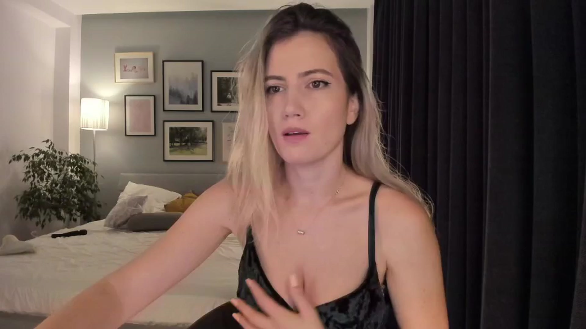 Gallery image thumbnail from happyendings_'s myfreecams stream on, 07/18/2024, 03:39 image 1 of 20