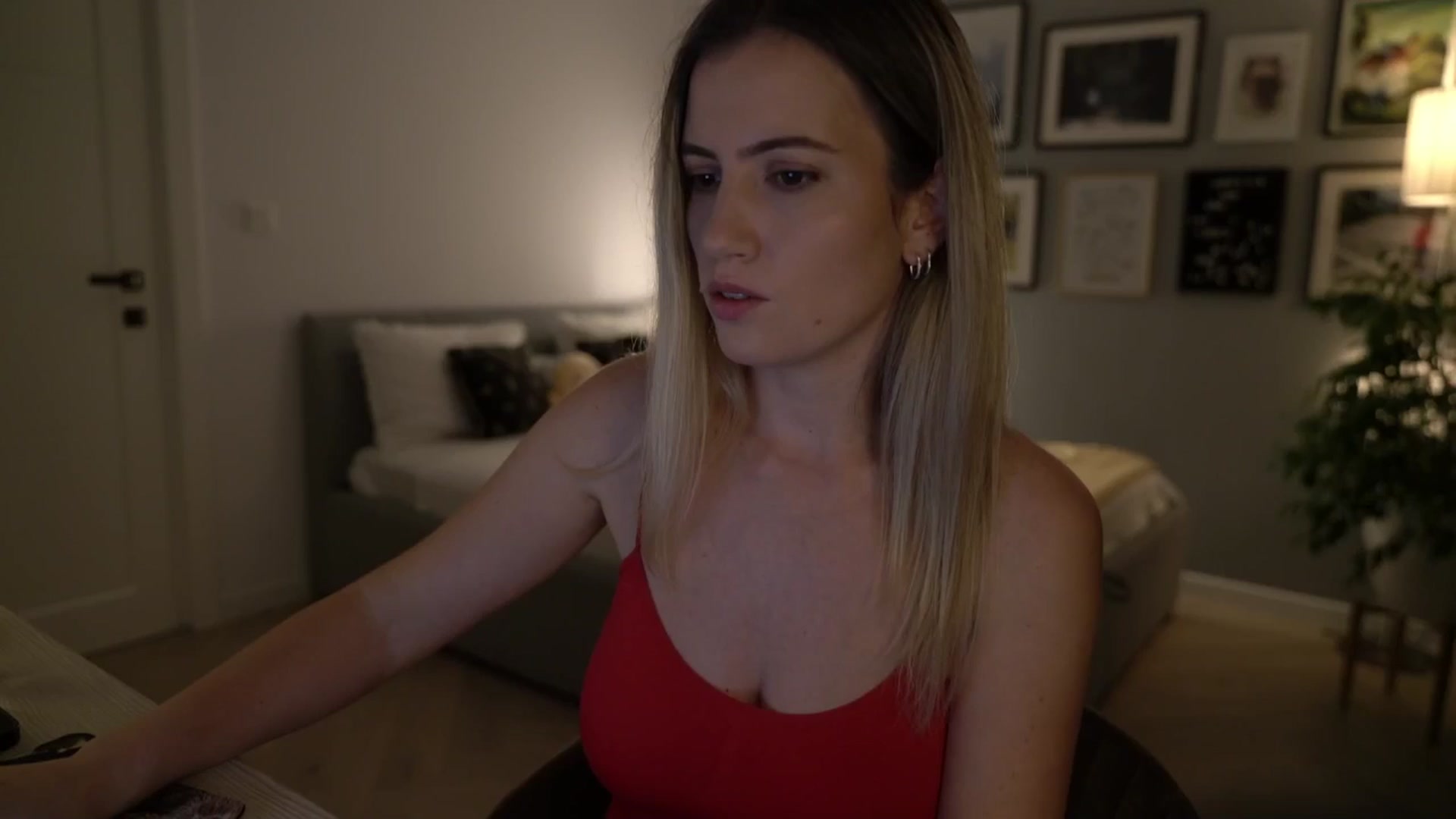 Gallery image thumbnail from happyendings_'s myfreecams stream on, 08/14/2024, 03:44 image 4 of 20