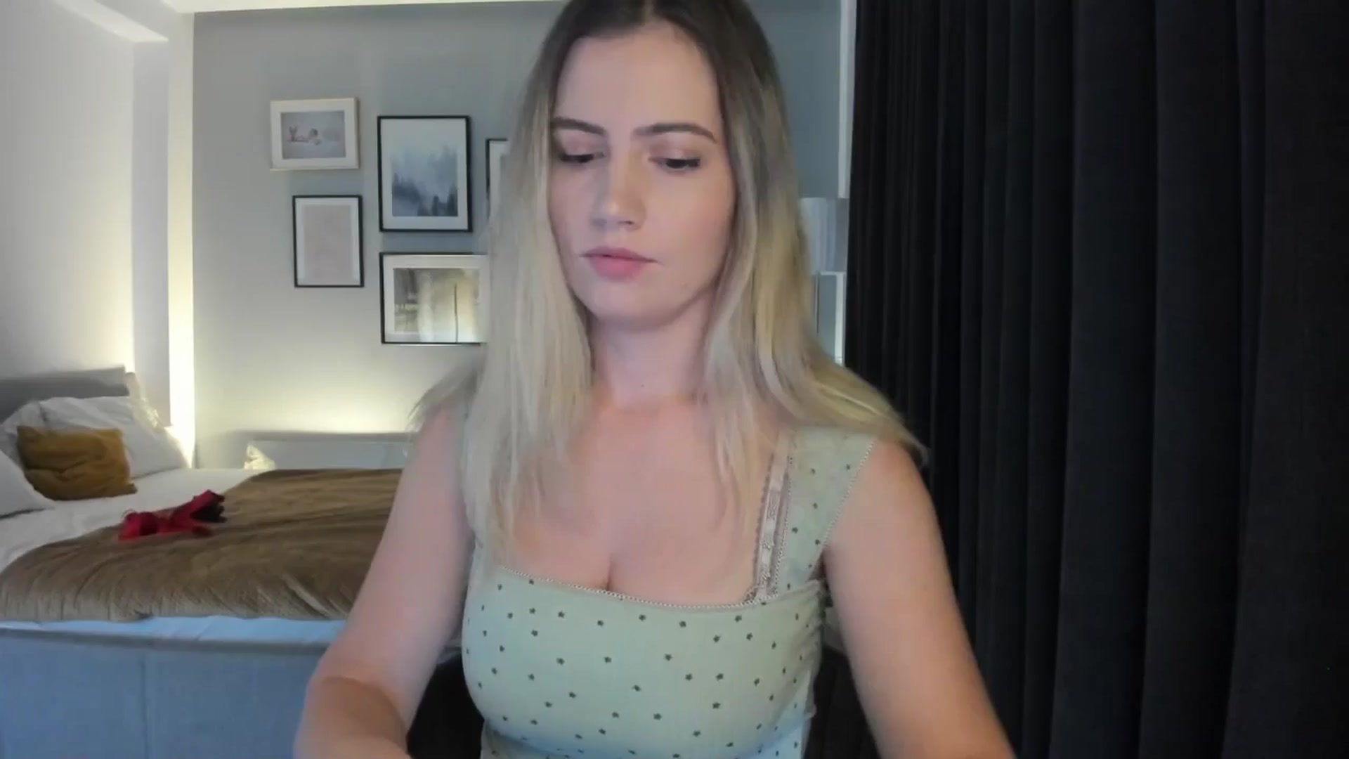 Gallery image thumbnail from happyendings_'s myfreecams stream on, 09/06/2024, 01:28 image 4 of 20