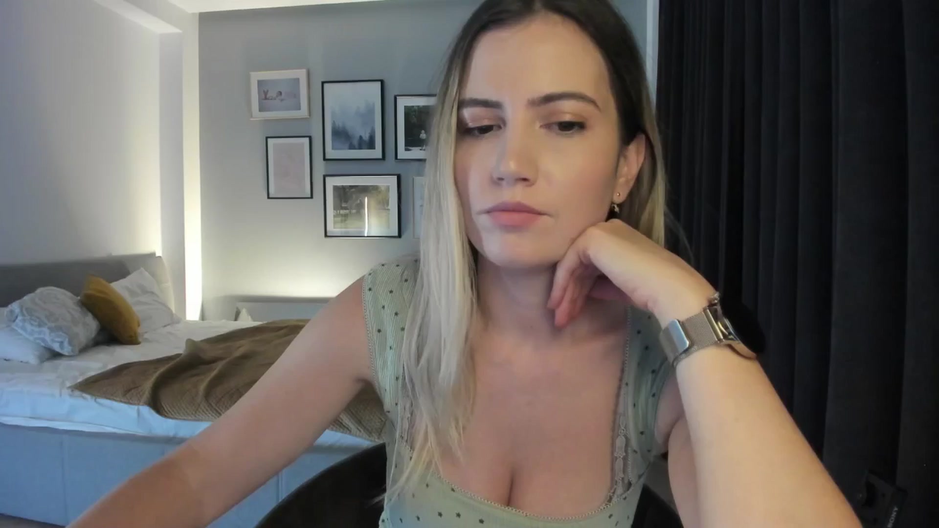 Gallery image thumbnail from happyendings_'s myfreecams stream on, 09/06/2024, 04:16 image 14 of 20