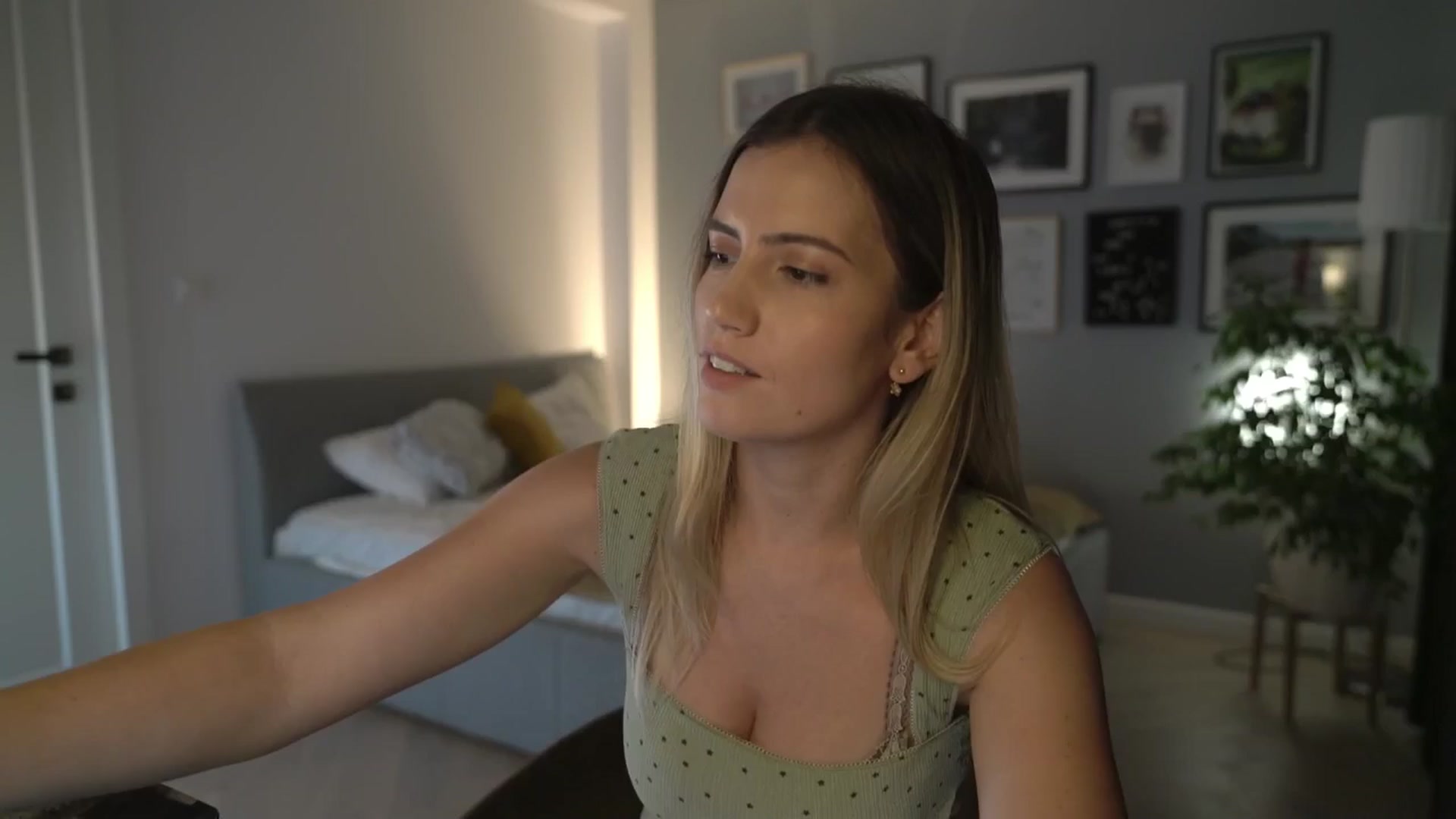 Gallery image thumbnail from happyendings_'s myfreecams stream on, 09/06/2024, 04:16 image 15 of 20