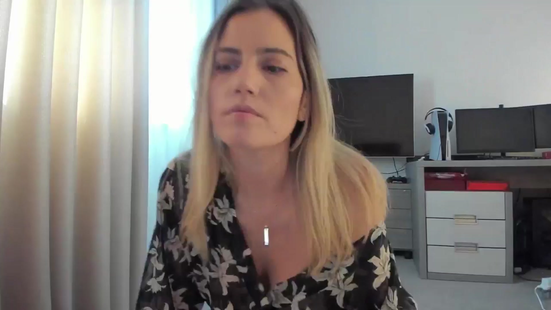 Gallery image thumbnail from happyendings_'s myfreecams stream on, 09/25/2024, 07:16 image 1 of 20