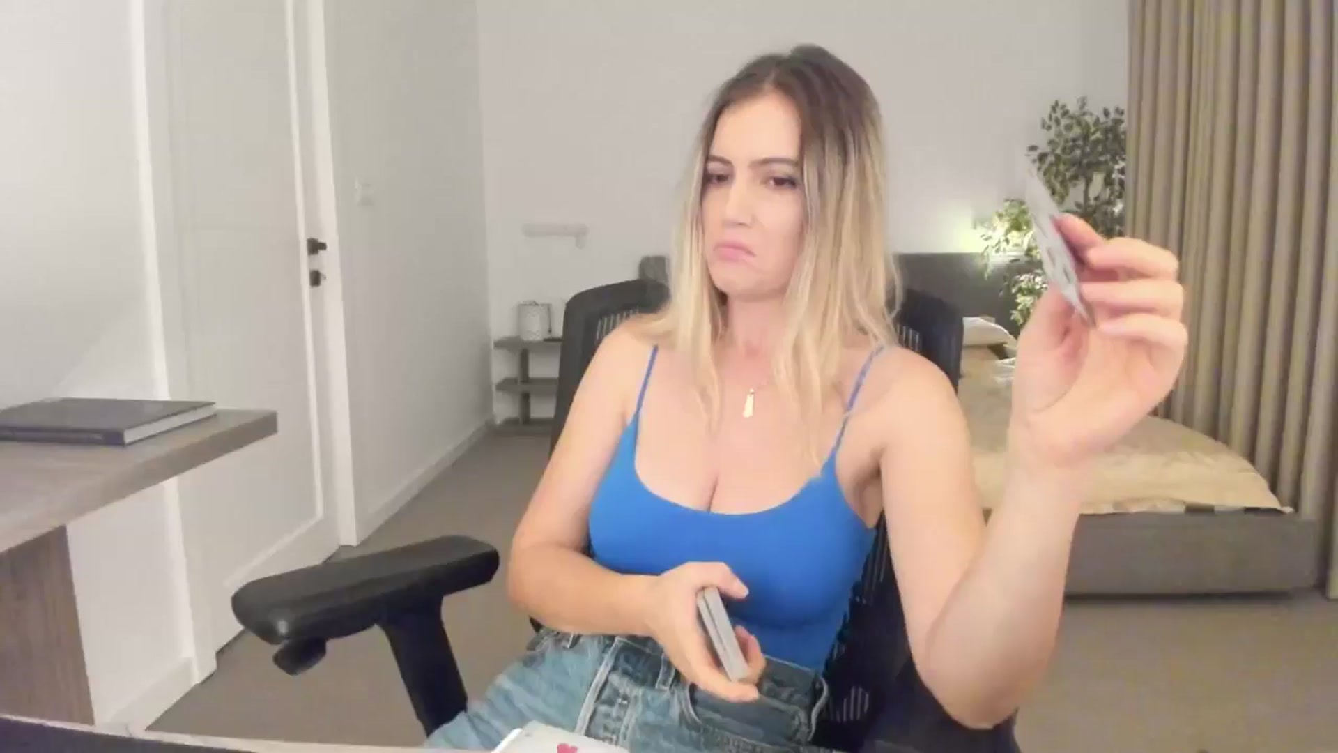 Gallery image thumbnail from happyendings_'s myfreecams stream on, 09/29/2024, 03:29 image 1 of 20