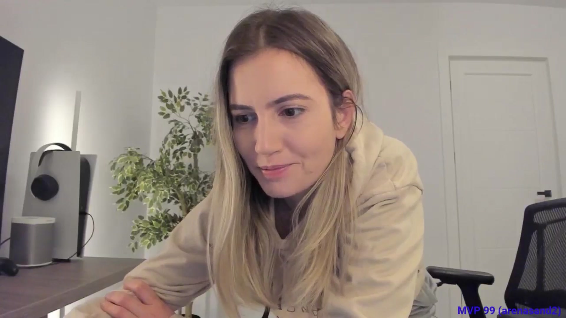 Gallery image thumbnail from happyendings_'s myfreecams stream on, 10/05/2024, 02:46 image 9 of 20
