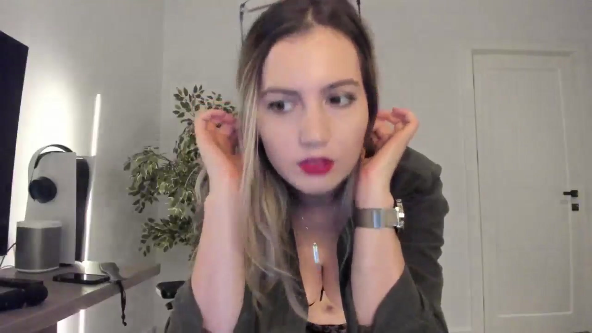 Gallery image thumbnail from happyendings_'s myfreecams stream on, 10/06/2024, 04:57 image 11 of 20