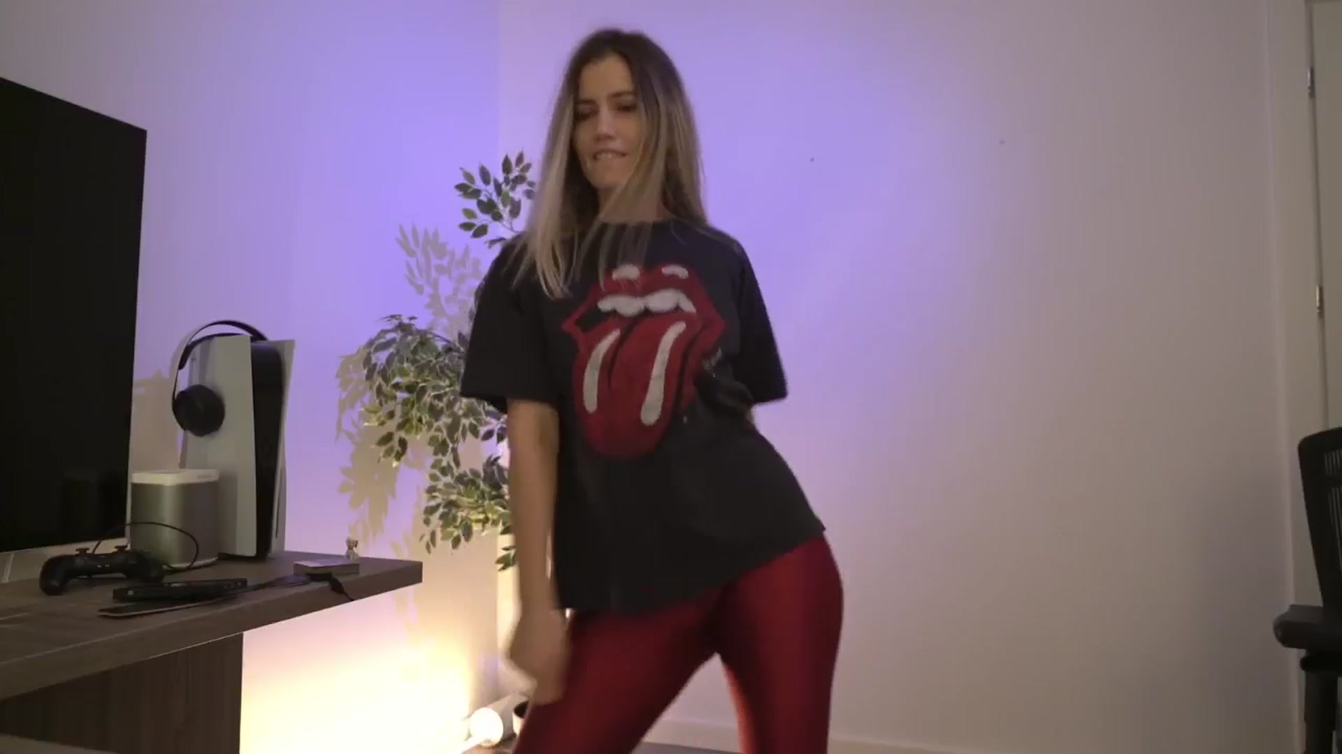 Gallery image thumbnail from happyendings_'s myfreecams stream on, 10/10/2024, 04:46 image 7 of 20