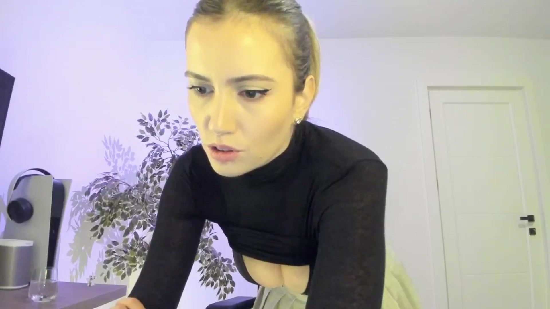 Gallery image thumbnail from happyendings_'s myfreecams stream on, 10/16/2024, 04:05 image 12 of 20