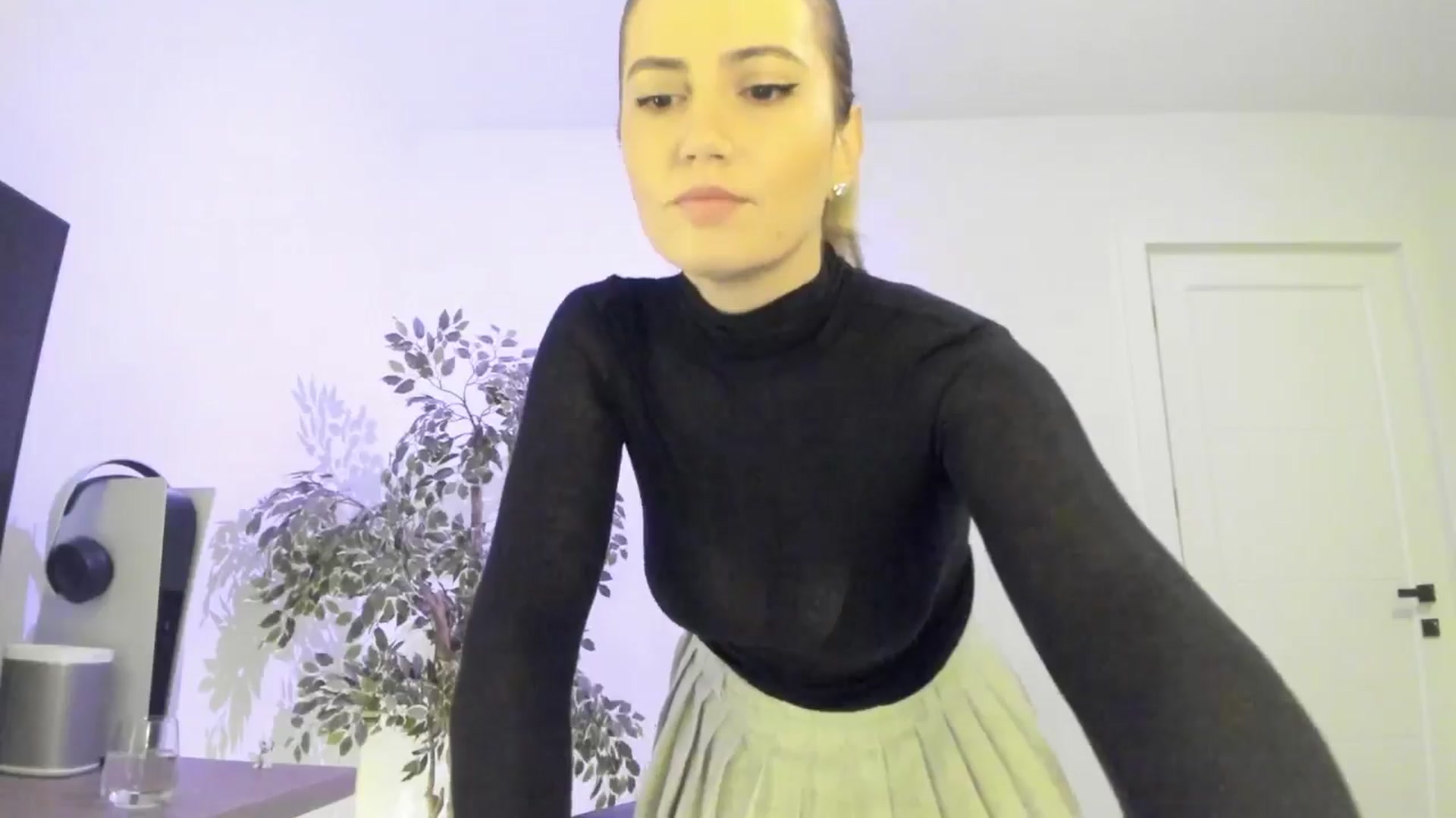 Gallery image thumbnail from happyendings_'s myfreecams stream on, 10/16/2024, 04:05 image 9 of 20