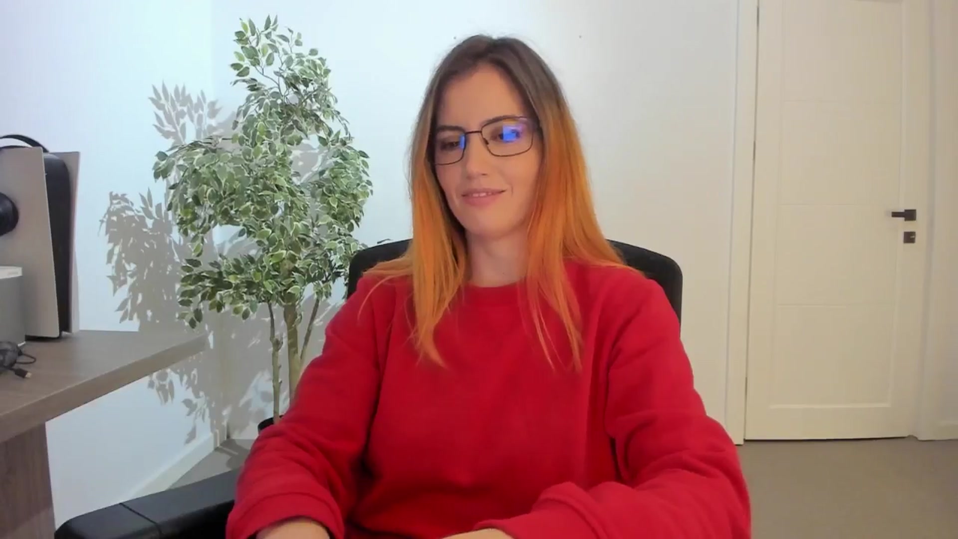 Gallery image thumbnail from happyendings_'s myfreecams stream on, 10/17/2024, 04:42 image 8 of 20