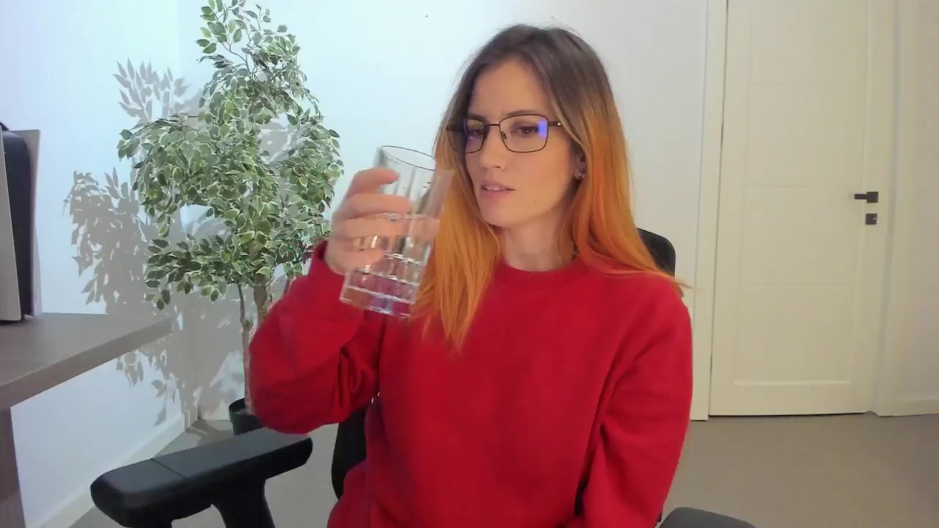 Gallery image thumbnail from happyendings_'s myfreecams stream on, 10/17/2024, 04:42 image 10 of 20
