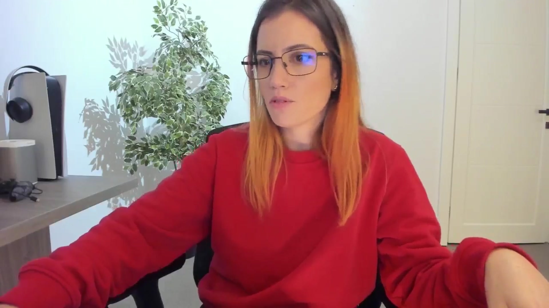 Gallery image thumbnail from happyendings_'s myfreecams stream on, 10/17/2024, 06:15 image 10 of 20