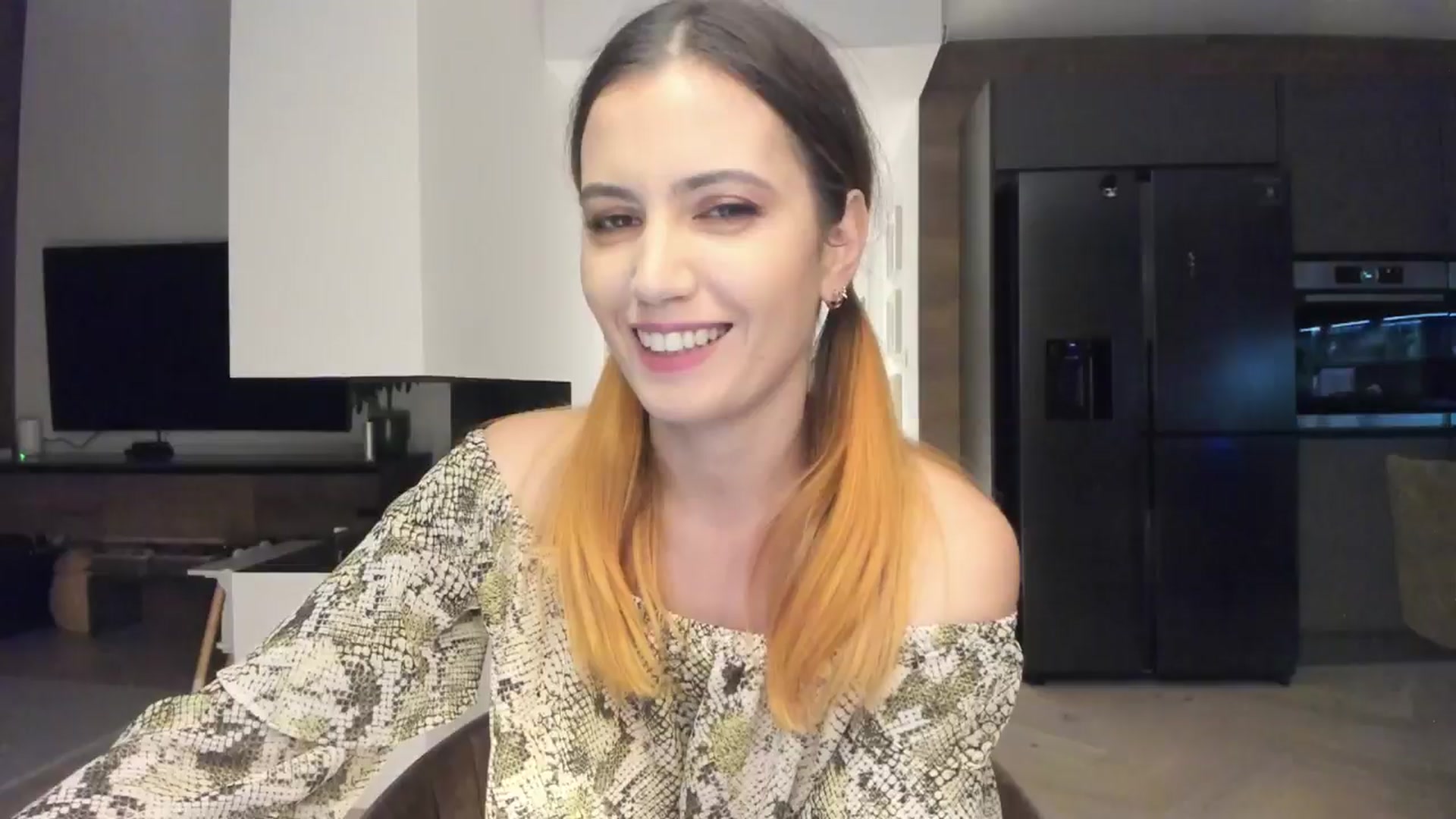 Gallery image thumbnail from happyendings_'s myfreecams stream on, 10/19/2024, 02:33 image 3 of 20