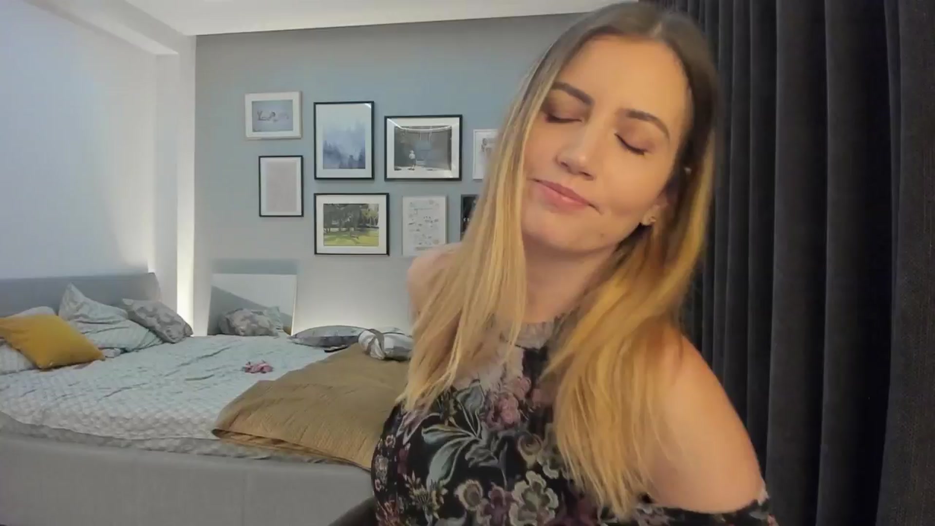 Gallery image thumbnail from happyendings_'s myfreecams stream on, 10/25/2024, 04:42 image 19 of 20