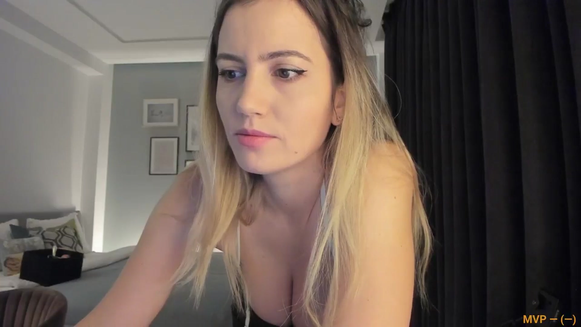 Gallery image thumbnail from happyendings_'s myfreecams stream on, 11/14/2024, 03:56 image 10 of 20