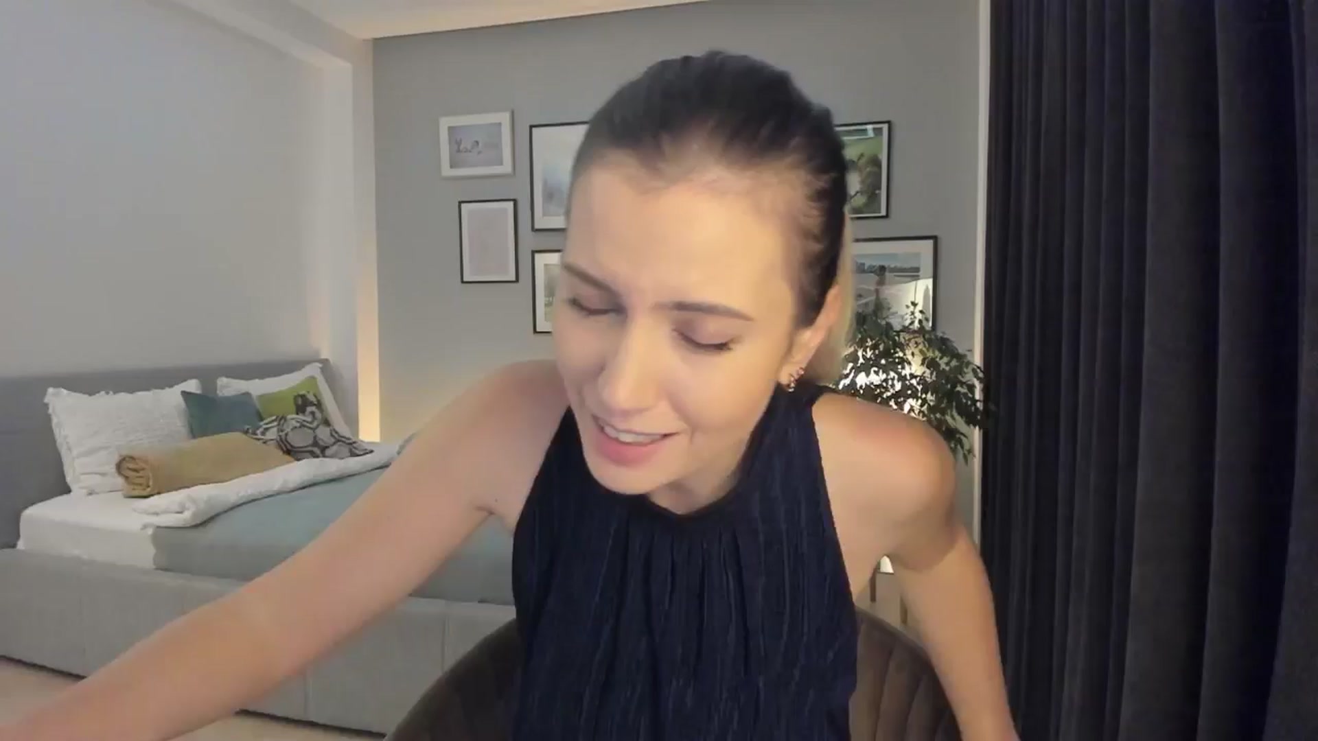 Gallery image thumbnail from happyendings_'s myfreecams stream on, 11/15/2024, 23:30 image 6 of 20