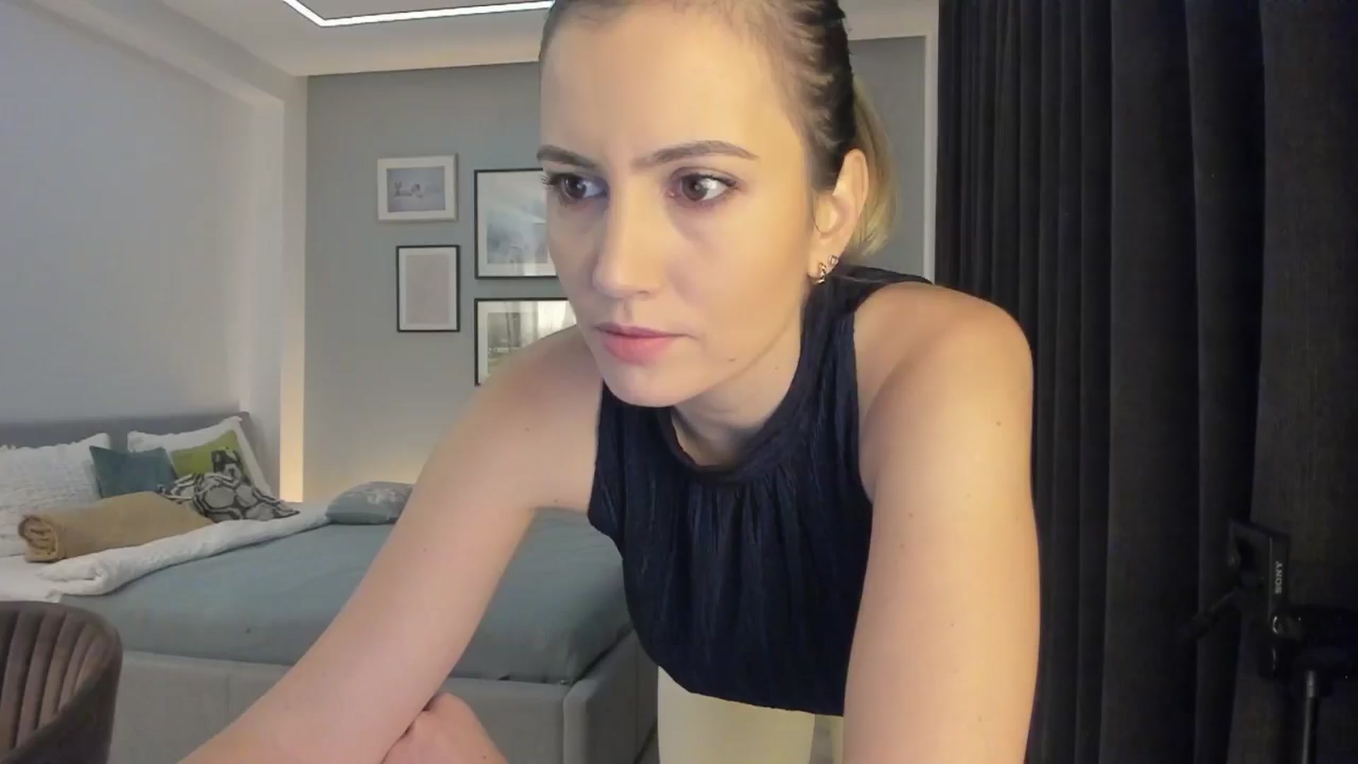 Gallery image thumbnail from happyendings_'s myfreecams stream on, 11/15/2024, 23:30 image 16 of 20