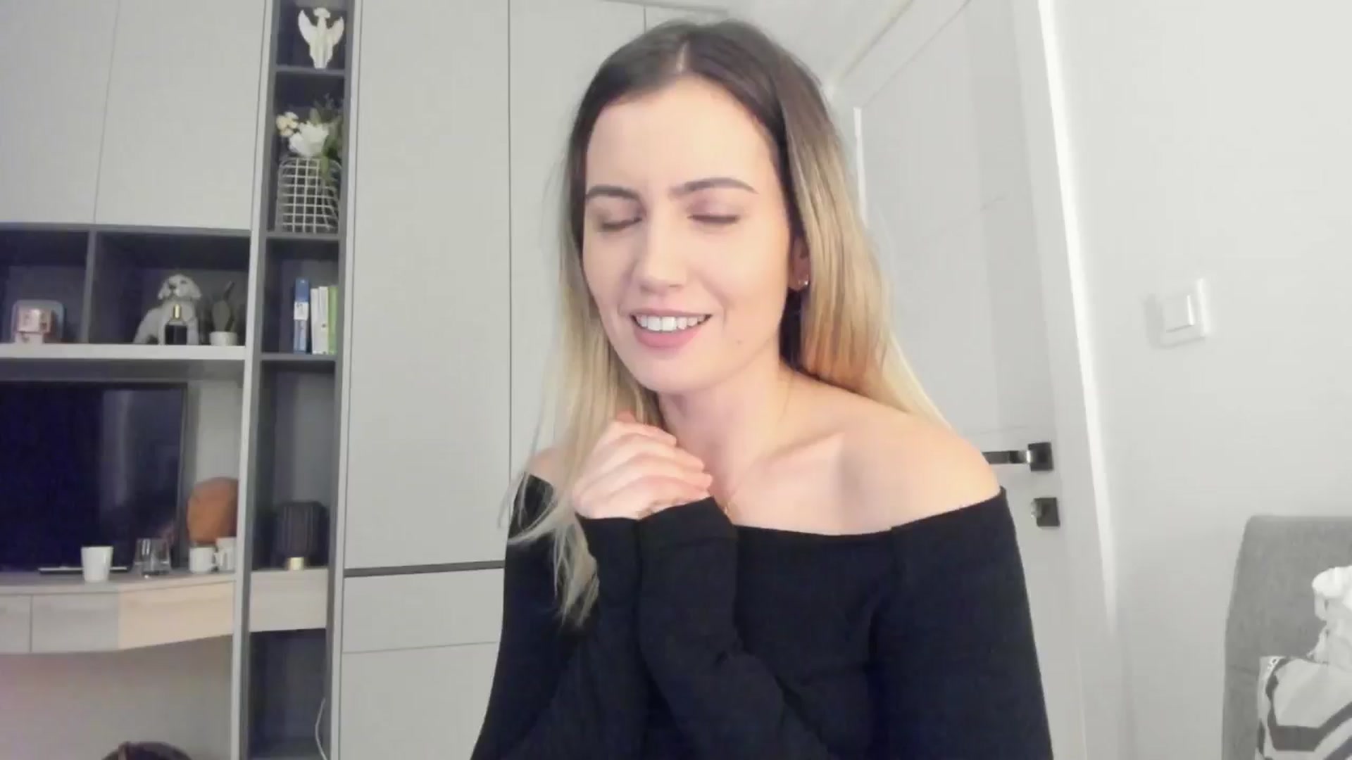 Gallery image thumbnail from happyendings_'s myfreecams stream on, 11/19/2024, 05:33 image 9 of 20