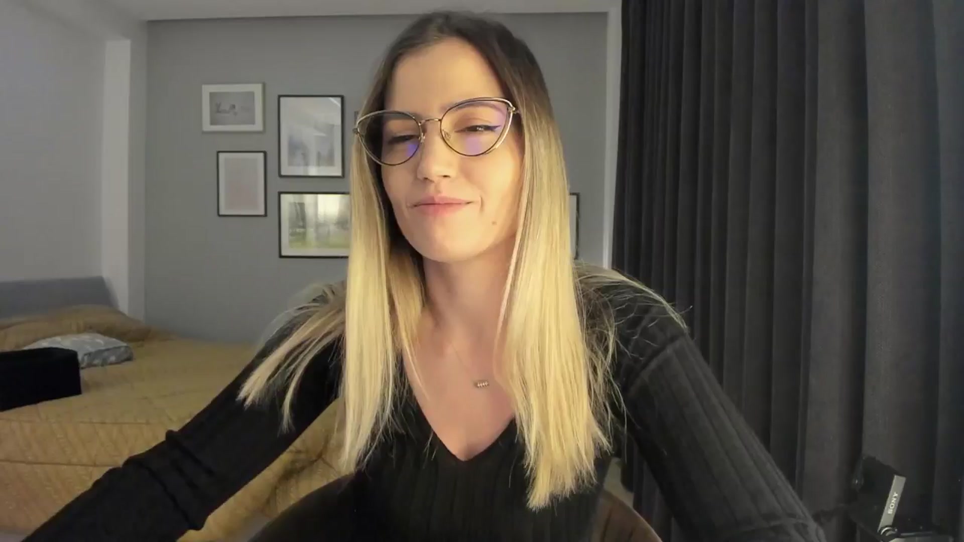 Gallery image thumbnail from happyendings_'s myfreecams stream on, 12/11/2024, 04:57 image 7 of 20