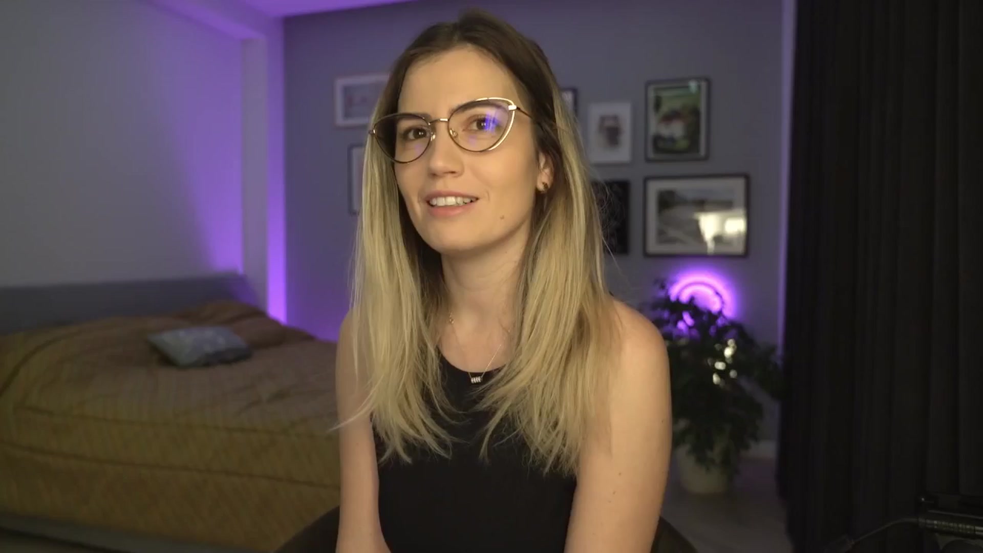 Gallery image thumbnail from happyendings_'s myfreecams stream on, 12/13/2024, 04:04 image 7 of 20