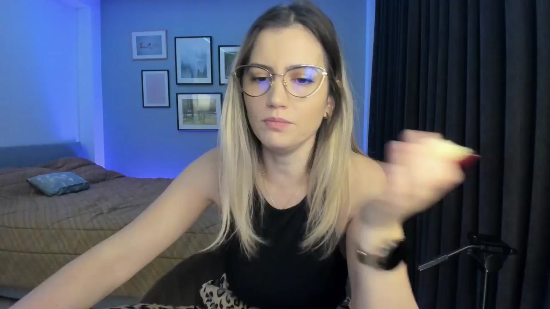 Gallery image thumbnail from happyendings_'s myfreecams stream on, 12/13/2024, 04:04 image 16 of 20