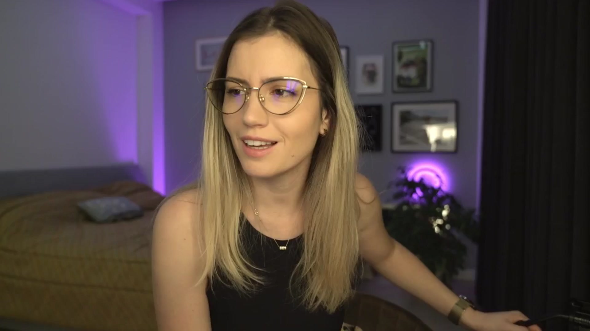 Gallery image thumbnail from happyendings_'s myfreecams stream on, 12/13/2024, 04:04 image 4 of 20