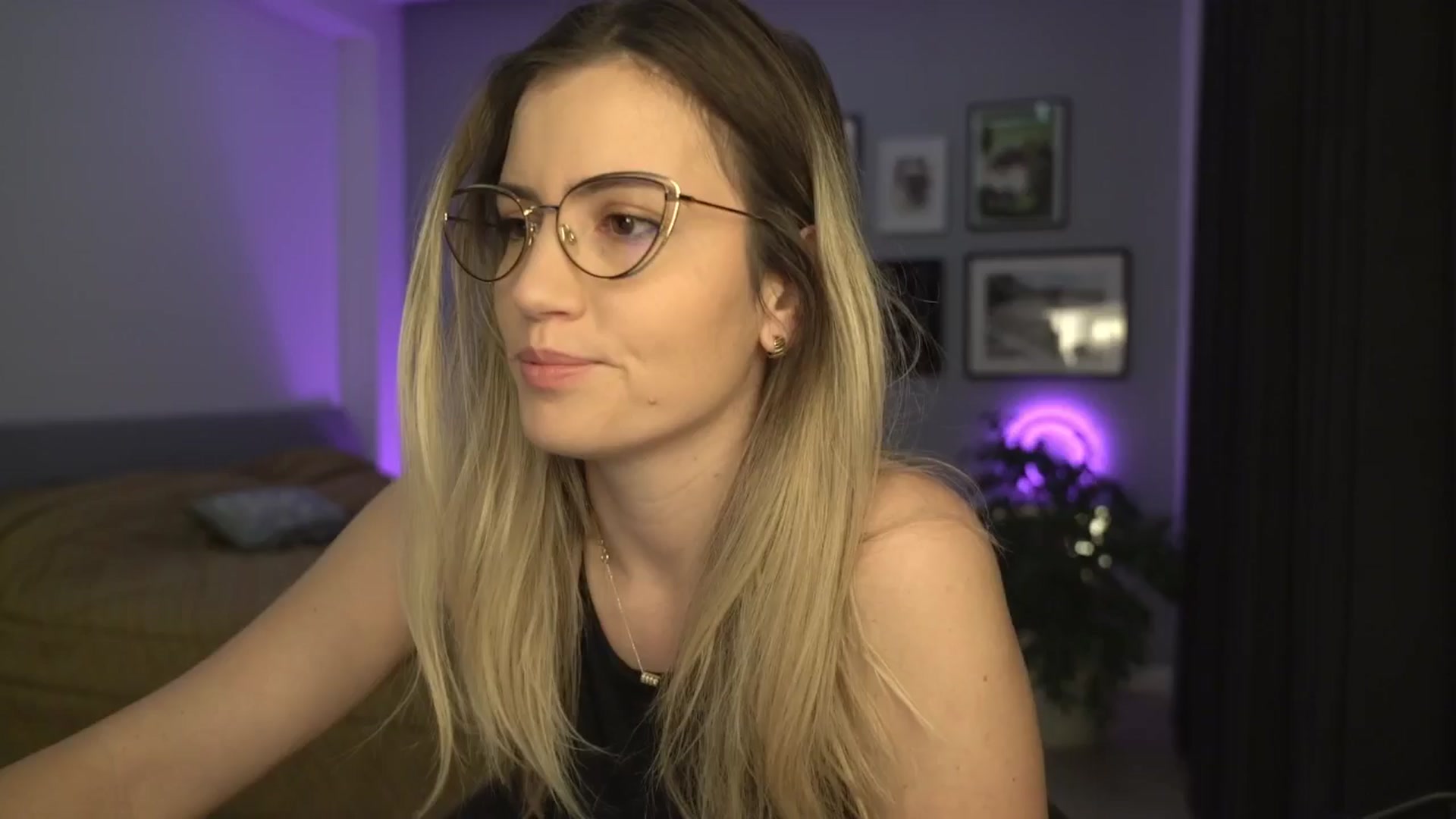 Gallery image thumbnail from happyendings_'s myfreecams stream on, 12/13/2024, 04:04 image 1 of 20
