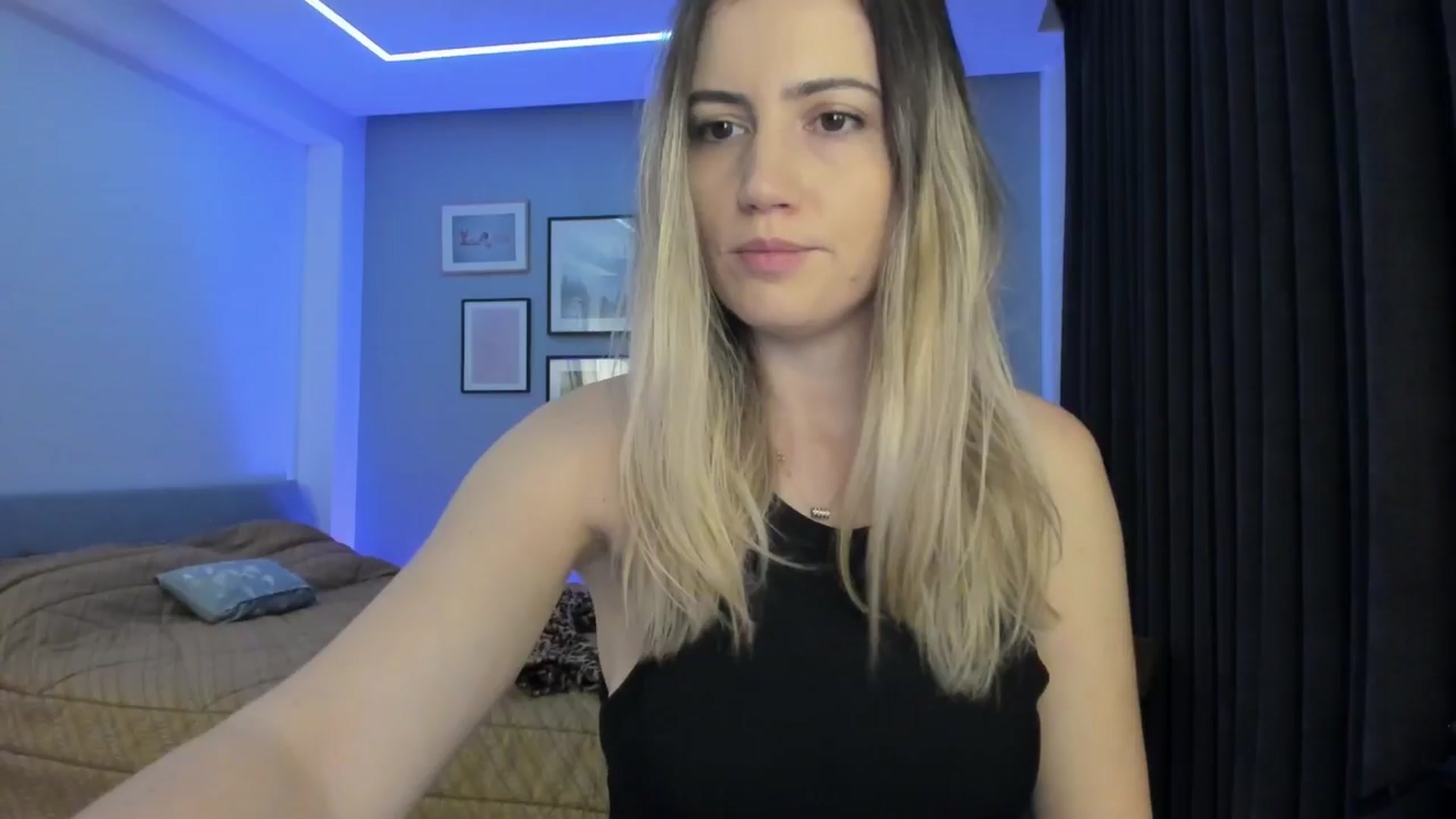 Gallery image thumbnail from happyendings_'s myfreecams stream on, 12/13/2024, 05:37 image 14 of 20