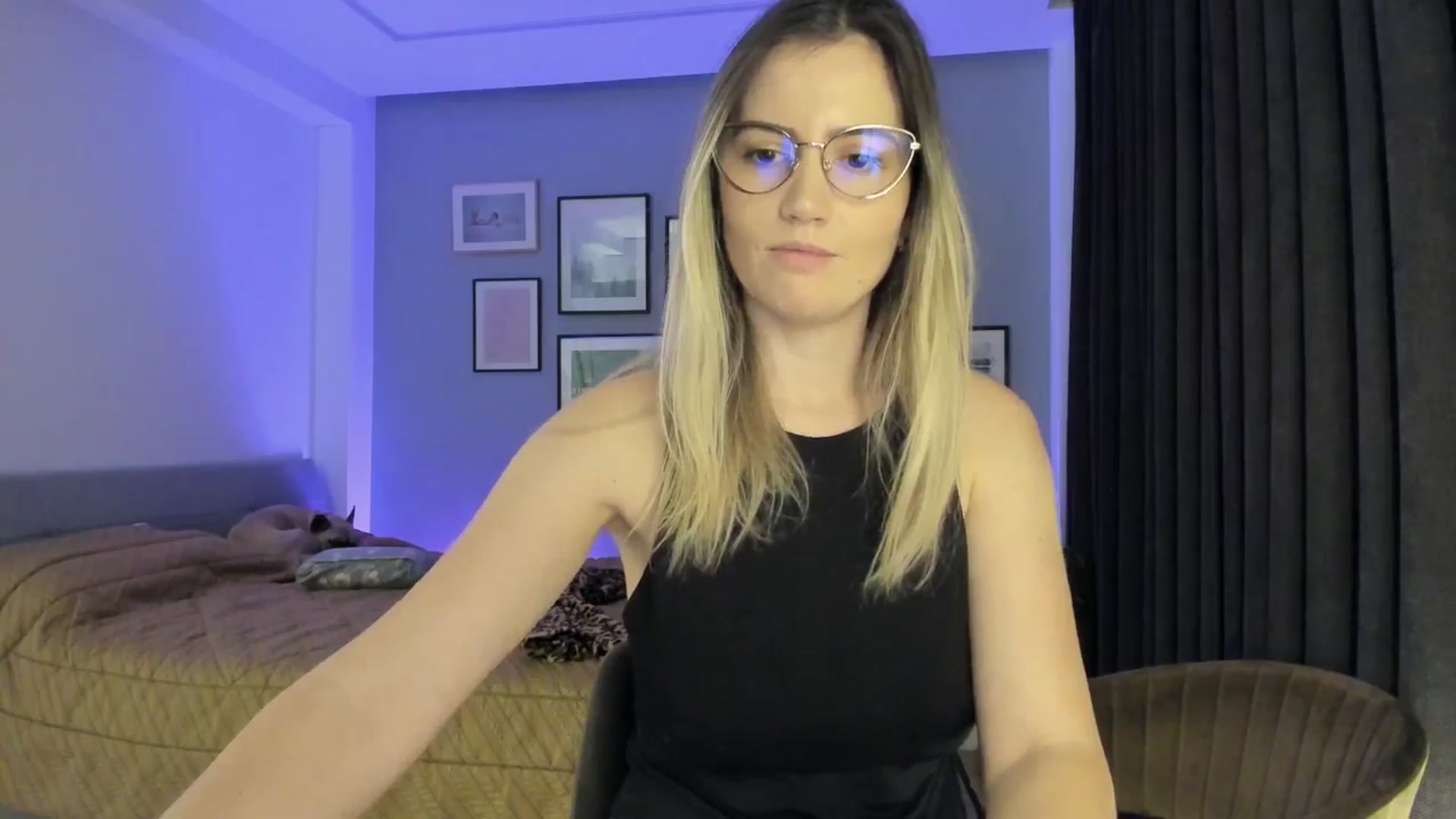 Gallery image thumbnail from happyendings_'s myfreecams stream on, 12/13/2024, 06:43 image 13 of 20