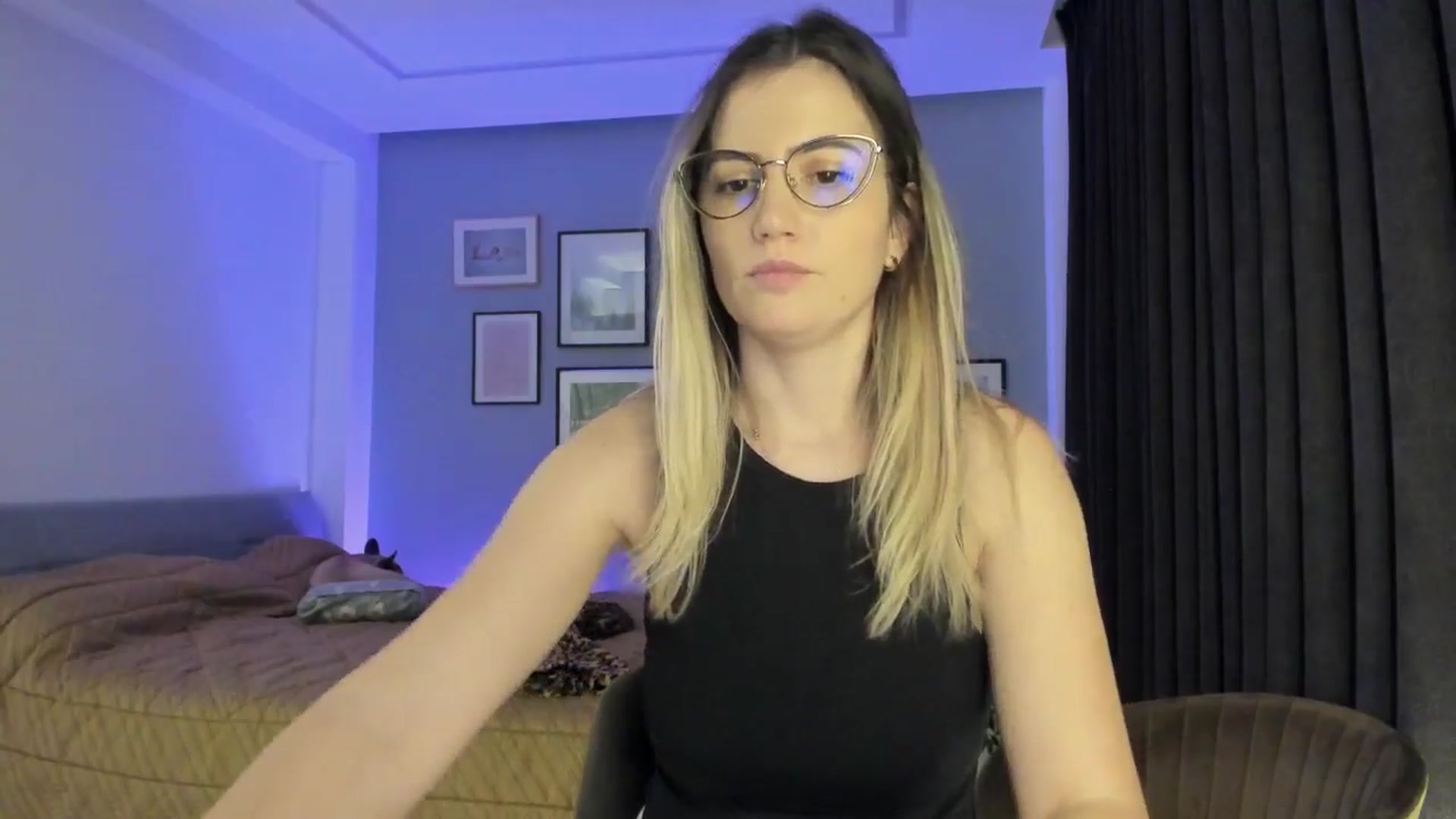 Gallery image thumbnail from happyendings_'s myfreecams stream on, 12/13/2024, 06:43 image 4 of 20