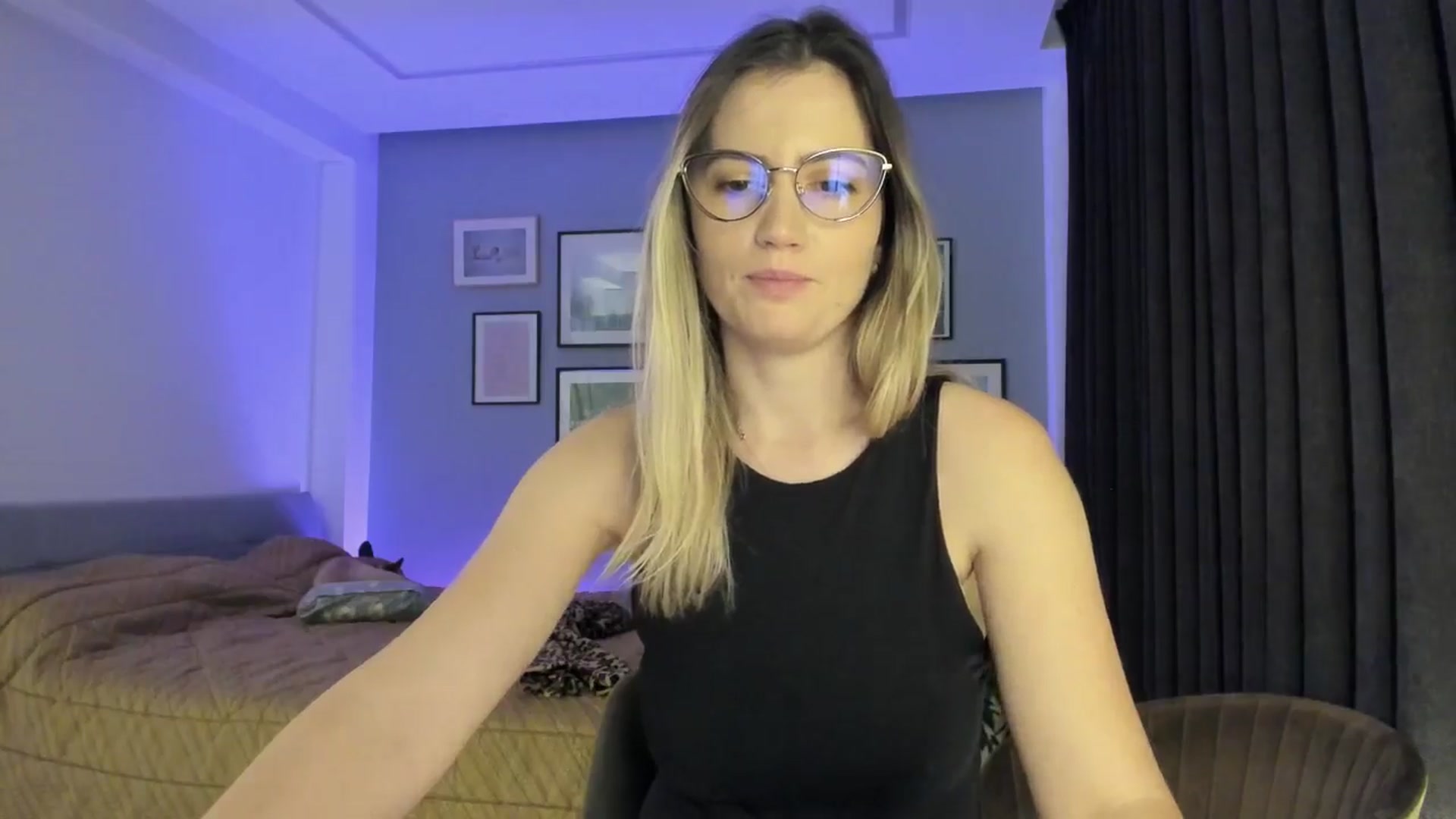 Gallery image thumbnail from happyendings_'s myfreecams stream on, 12/13/2024, 06:43 image 9 of 20