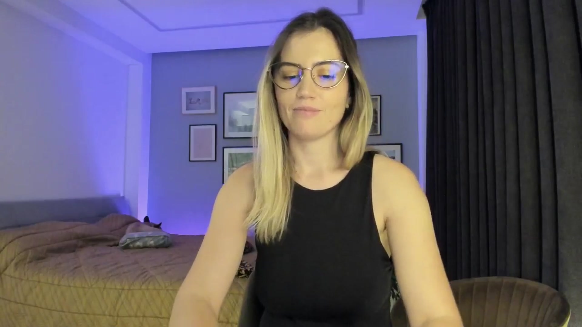 Gallery image thumbnail from happyendings_'s myfreecams stream on, 12/13/2024, 06:43 image 8 of 20