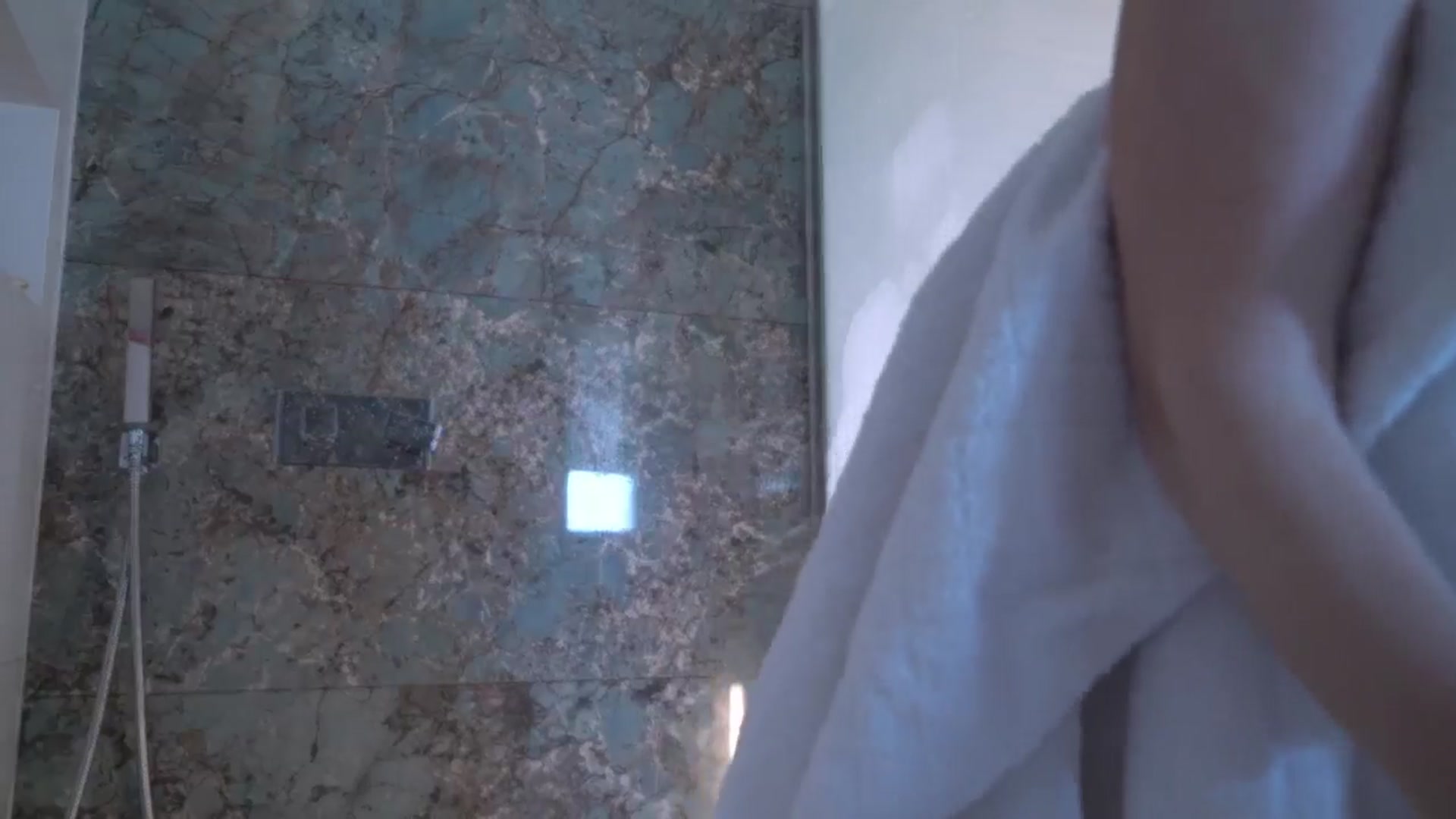 Gallery image thumbnail from happyendings_'s myfreecams stream on, 12/13/2024, 08:40 image 15 of 20