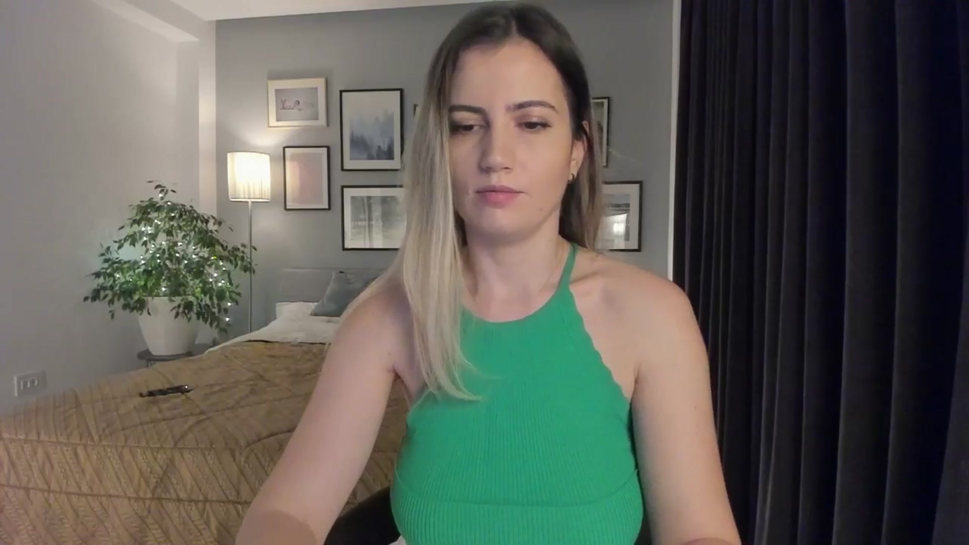 Gallery image thumbnail from happyendings_'s myfreecams stream on, 12/20/2024, 05:39 image 6 of 20