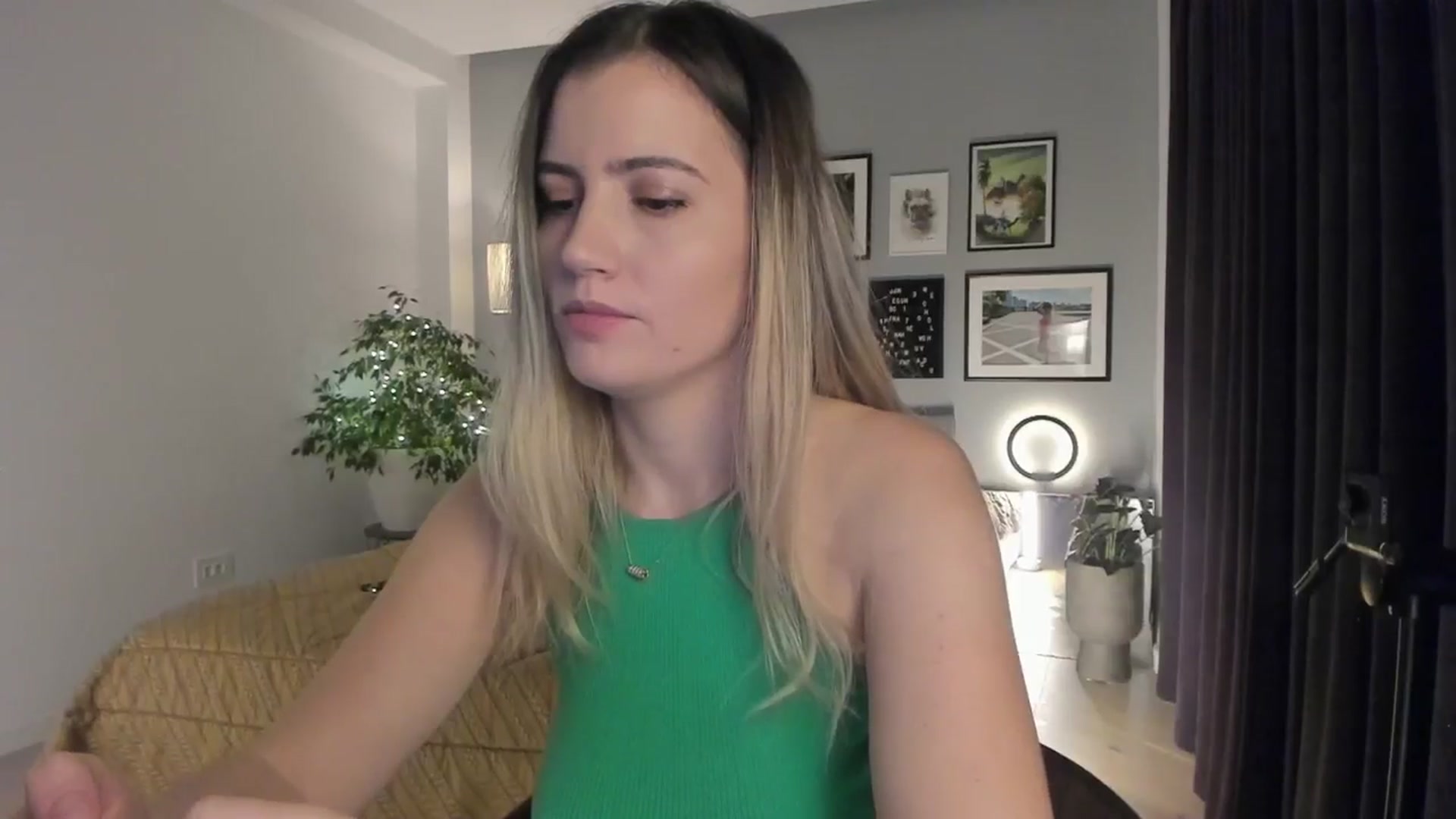 Gallery image thumbnail from happyendings_'s myfreecams stream on, 12/20/2024, 05:39 image 12 of 20