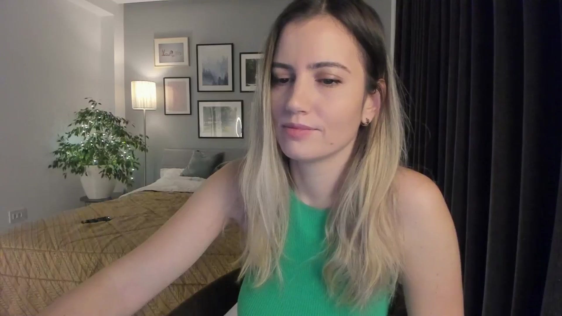 Gallery image thumbnail from happyendings_'s myfreecams stream on, 12/20/2024, 05:39 image 8 of 20