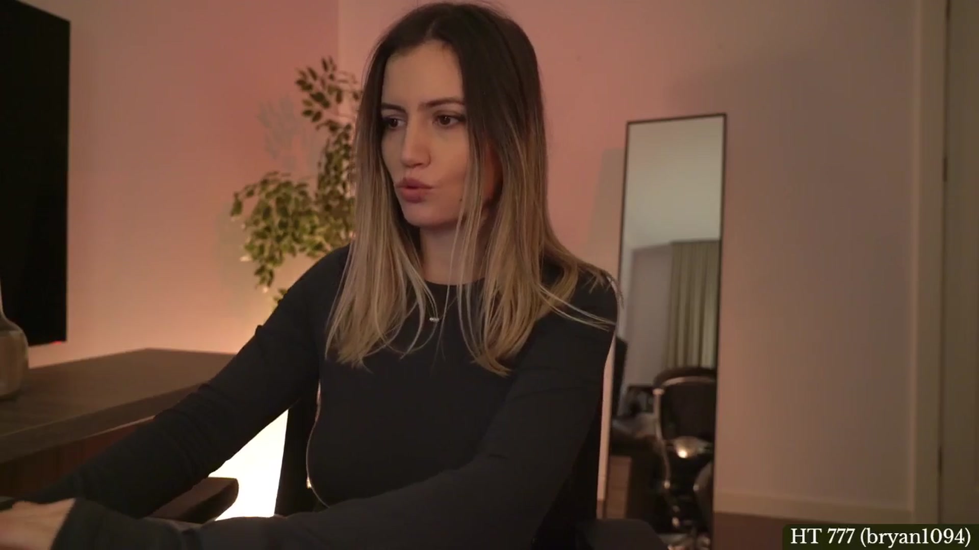 Gallery image thumbnail from happyendings_'s myfreecams stream on, 02/04/2025, 07:09 image 19 of 20