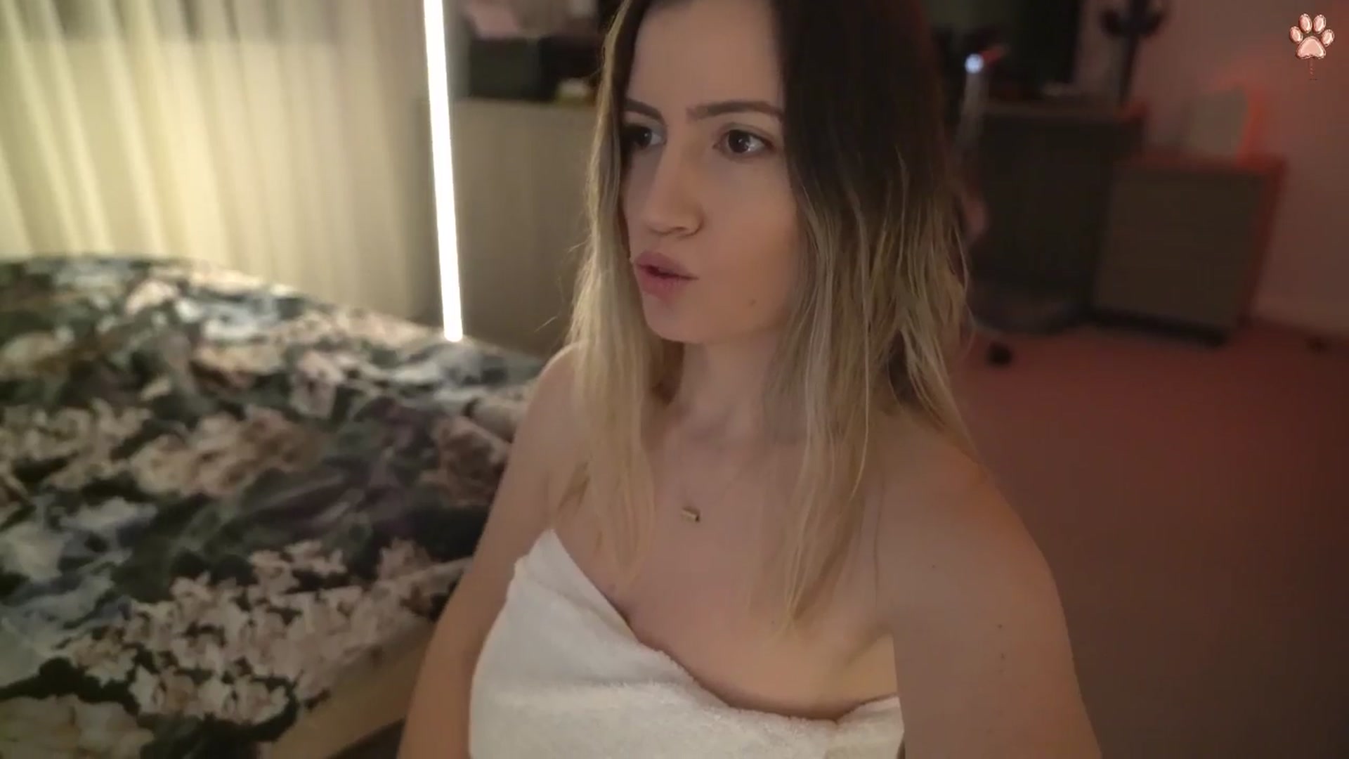 Gallery image thumbnail from happyendings_'s myfreecams stream on, 02/26/2025, 04:51 image 3 of 20