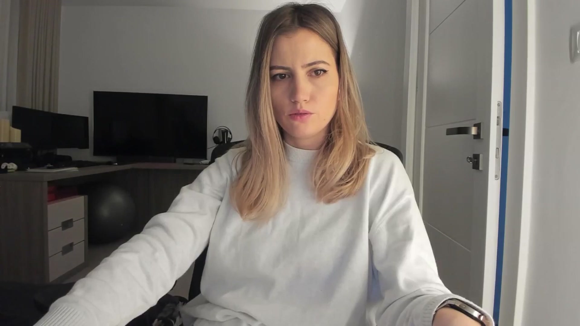 Gallery image thumbnail from happyendings_'s myfreecams stream on, 03/05/2025, 07:54 image 4 of 20
