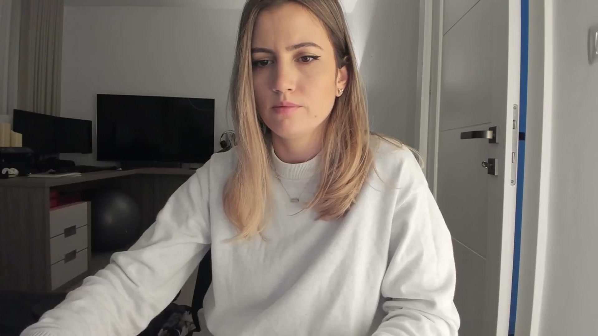Gallery image thumbnail from happyendings_'s myfreecams stream on, 03/05/2025, 07:54 image 6 of 20