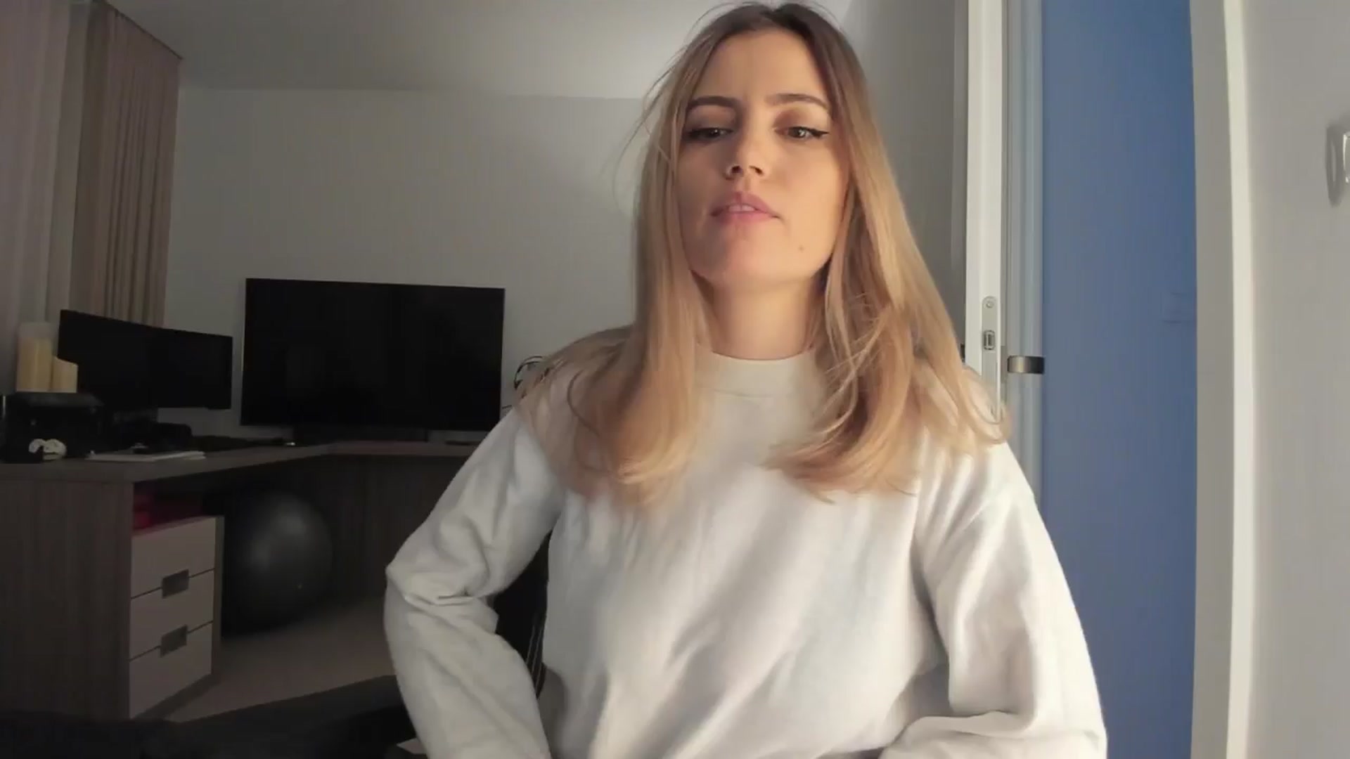 Gallery image thumbnail from happyendings_'s myfreecams stream on, 03/05/2025, 07:54 image 1 of 20