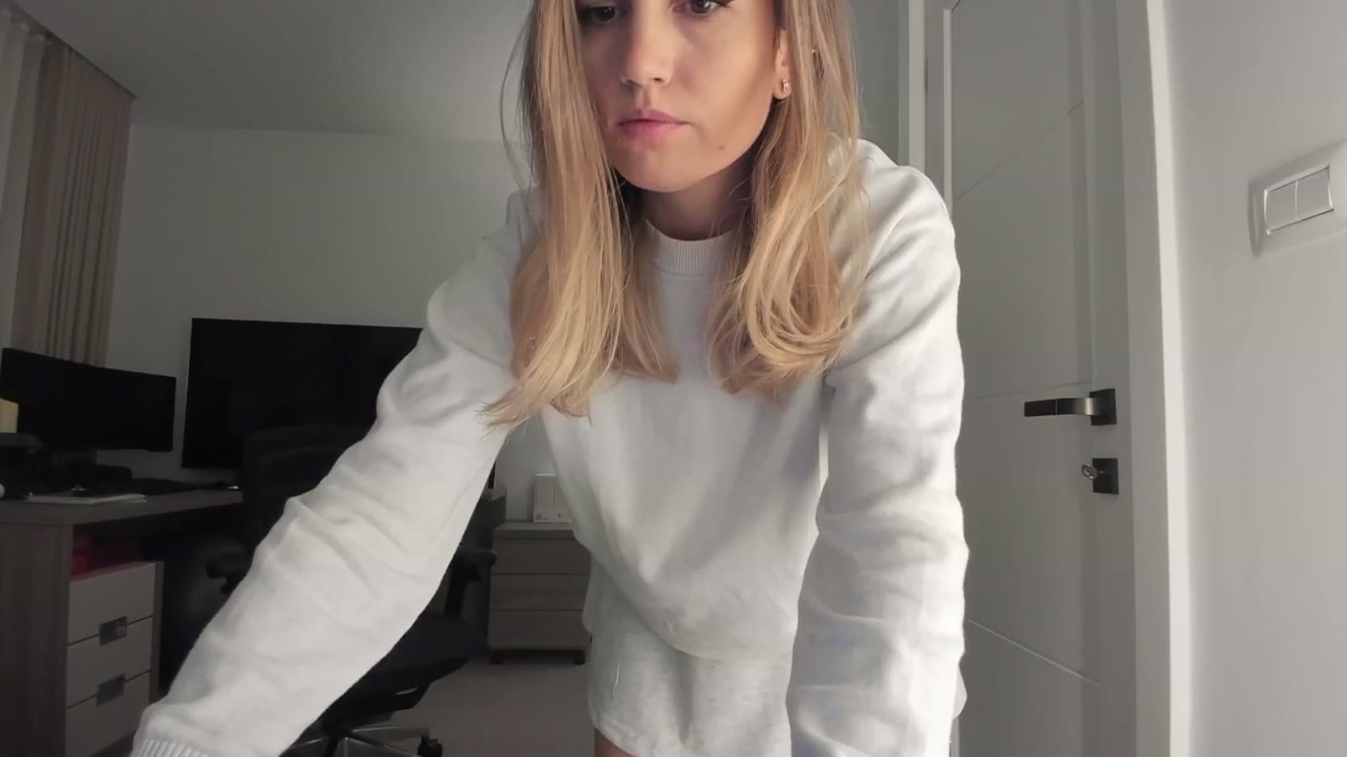 Gallery image thumbnail from happyendings_'s myfreecams stream on, 03/05/2025, 07:54 image 2 of 20