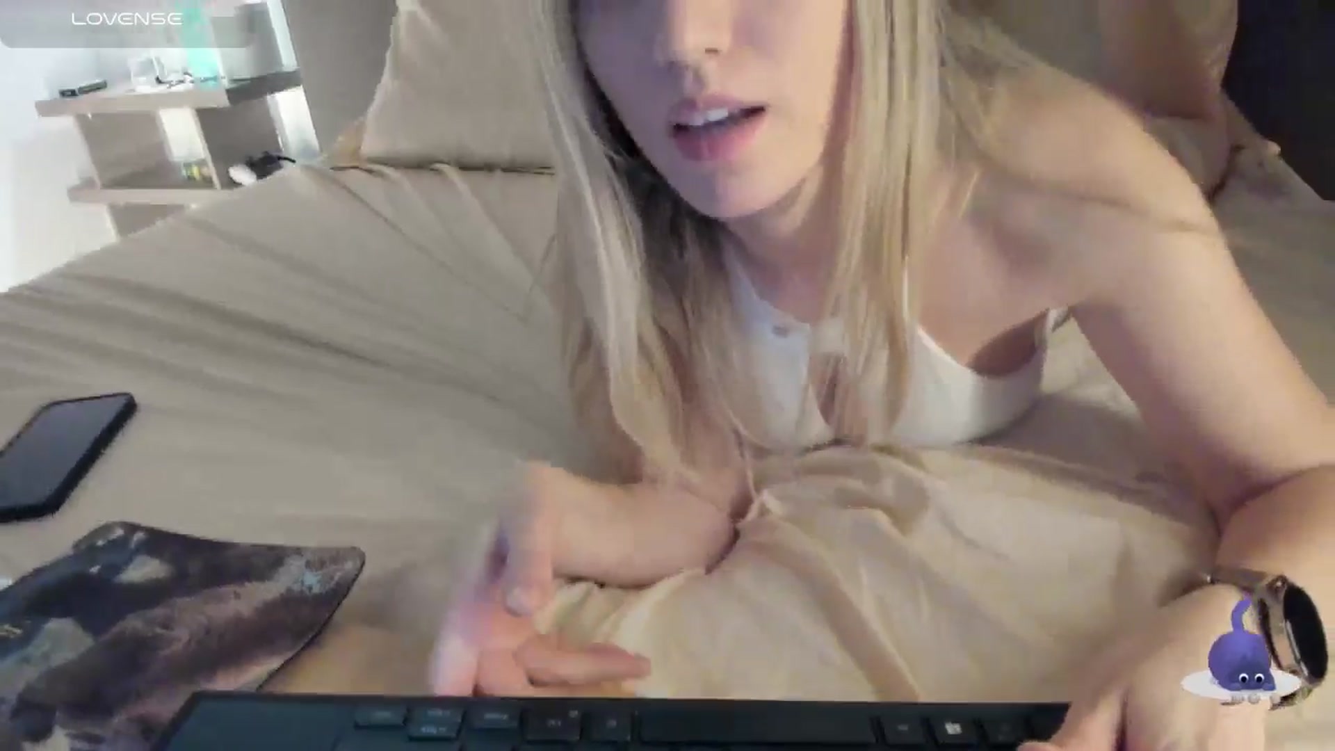 Gallery image thumbnail from happyendings_'s myfreecams stream on, 03/27/2025, 04:13 image 15 of 20