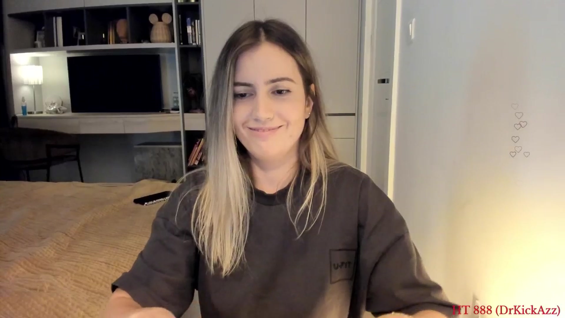 Gallery image thumbnail from happyendings_'s myfreecams stream on, 08/22/2025, 04:53 image 9 of 20