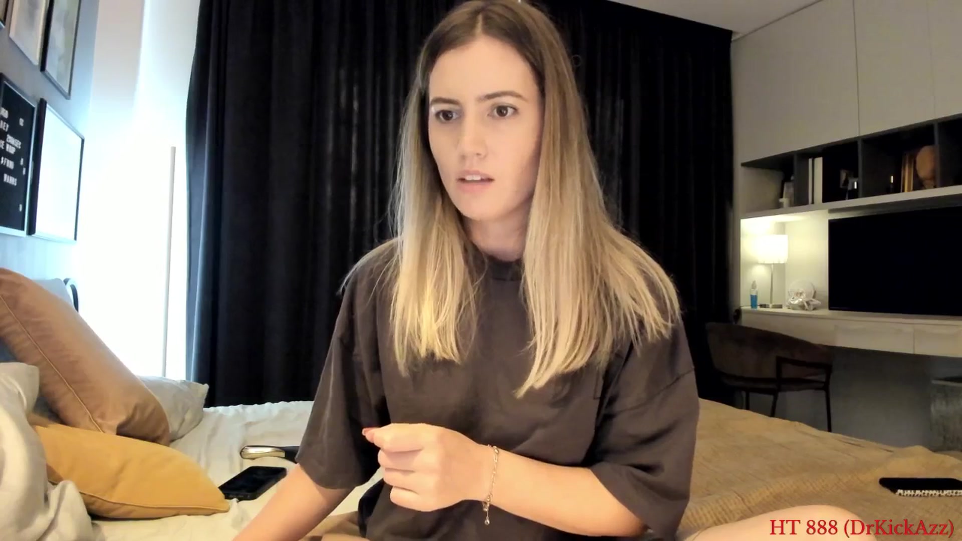 Gallery image thumbnail from happyendings_'s myfreecams stream on, 08/22/2025, 04:53 image 8 of 20