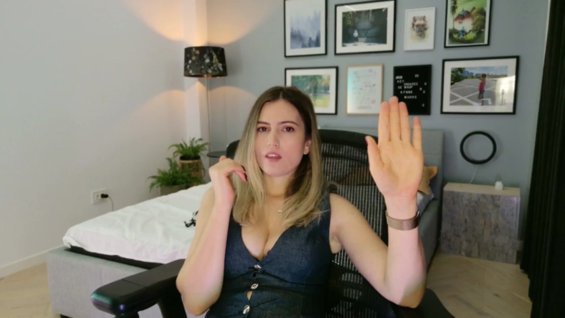 Gallery image thumbnail from happyendings_'s myfreecams stream on, 09/24/2025, 03:20 image 1 of 20