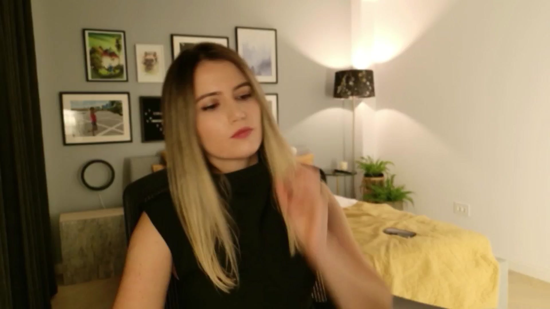 Gallery image thumbnail from happyendings_'s myfreecams stream on, 09/28/2025, 19:13 image 14 of 20