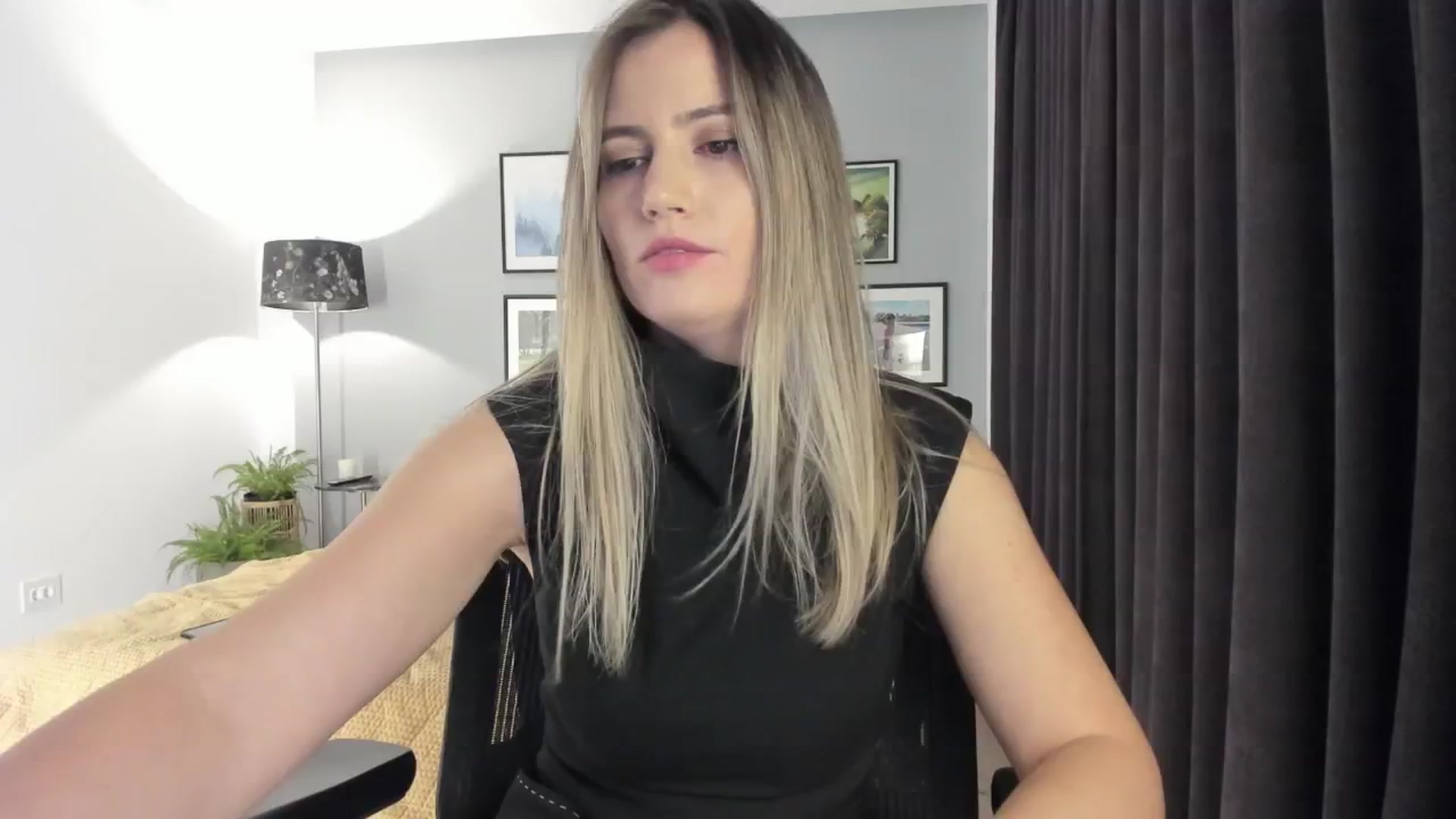 Gallery image thumbnail from happyendings_'s myfreecams stream on, 09/28/2025, 19:13 image 6 of 20